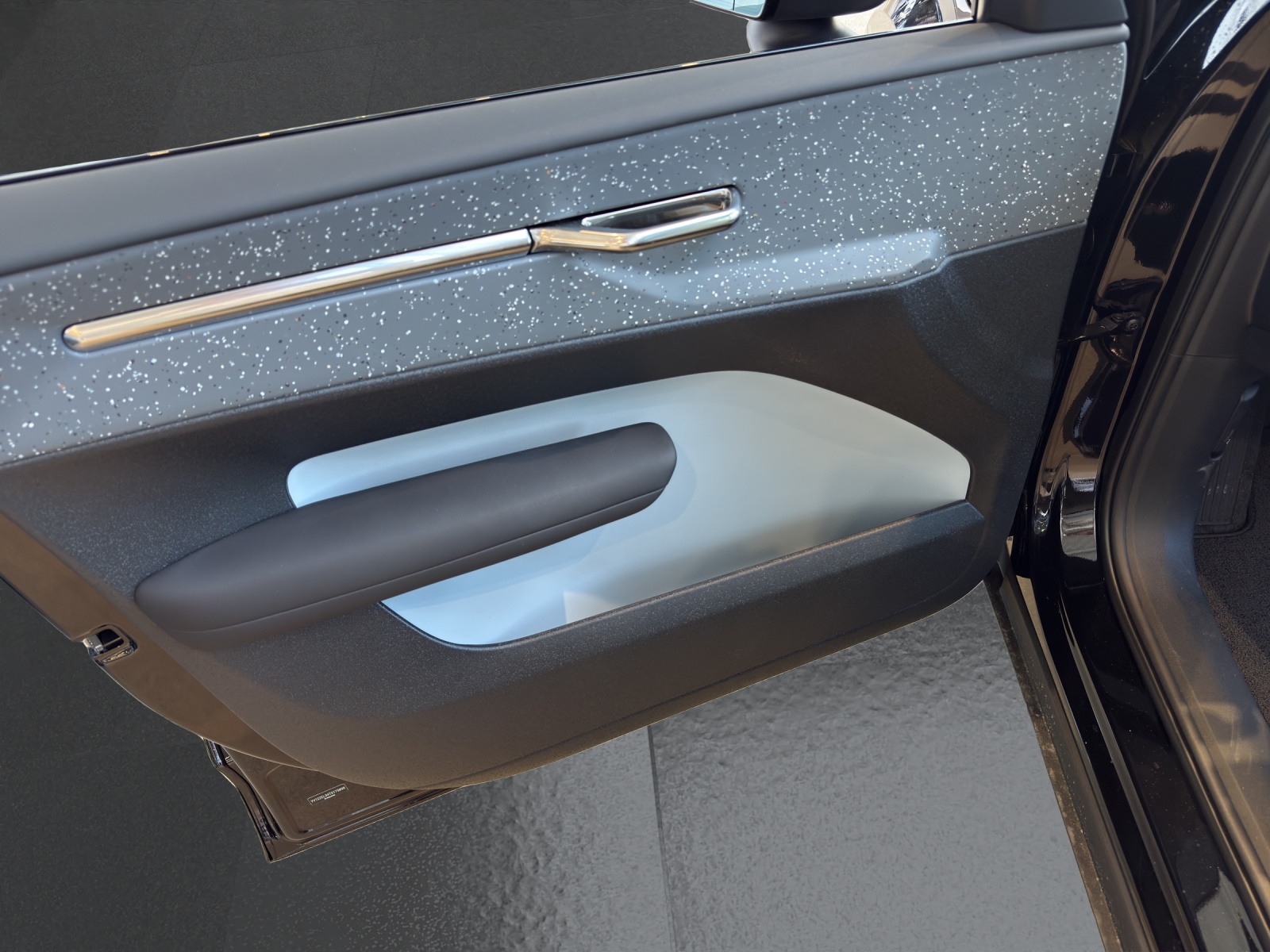 VOLVO EX30 E60 69kWh Single Motor Extended Range Ultra - 12