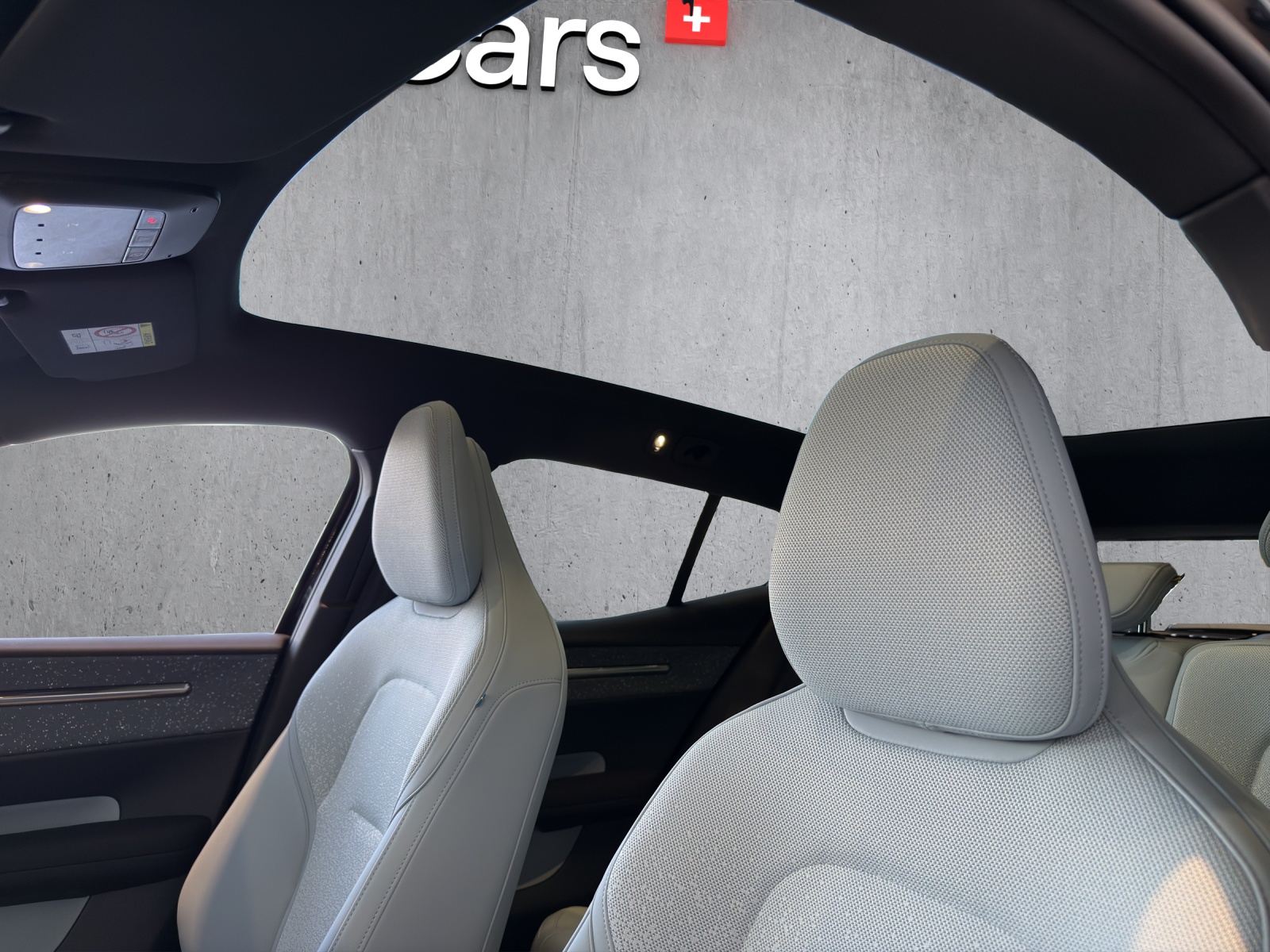 VOLVO EX30 E60 69kWh Single Motor Extended Range Ultra - 15