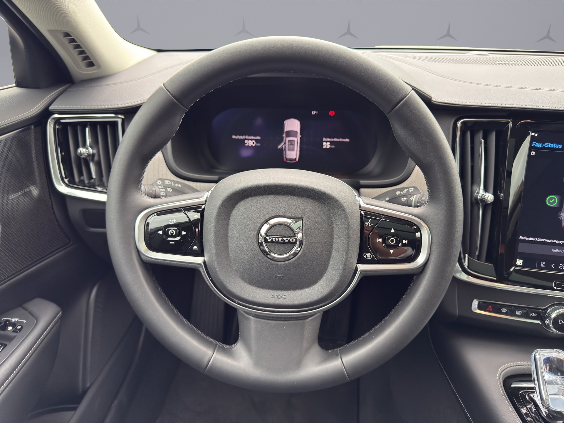 VOLVO V90 2.0 T8 TE Ultimate Dark eAWD - 11