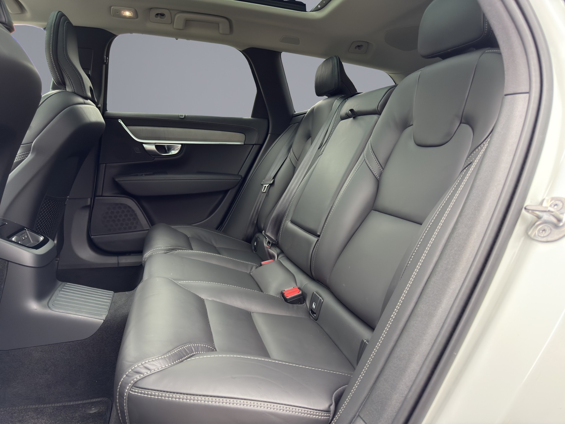 VOLVO V90 2.0 T8 TE Ultimate Dark eAWD - 10