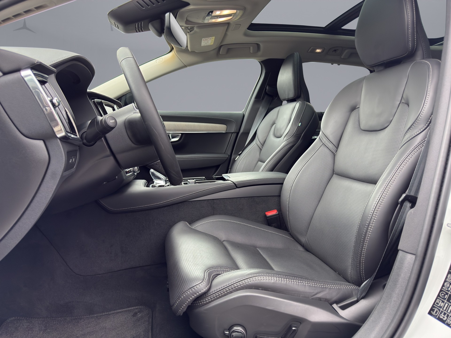 VOLVO V90 2.0 T8 TE Ultimate Dark eAWD - 9