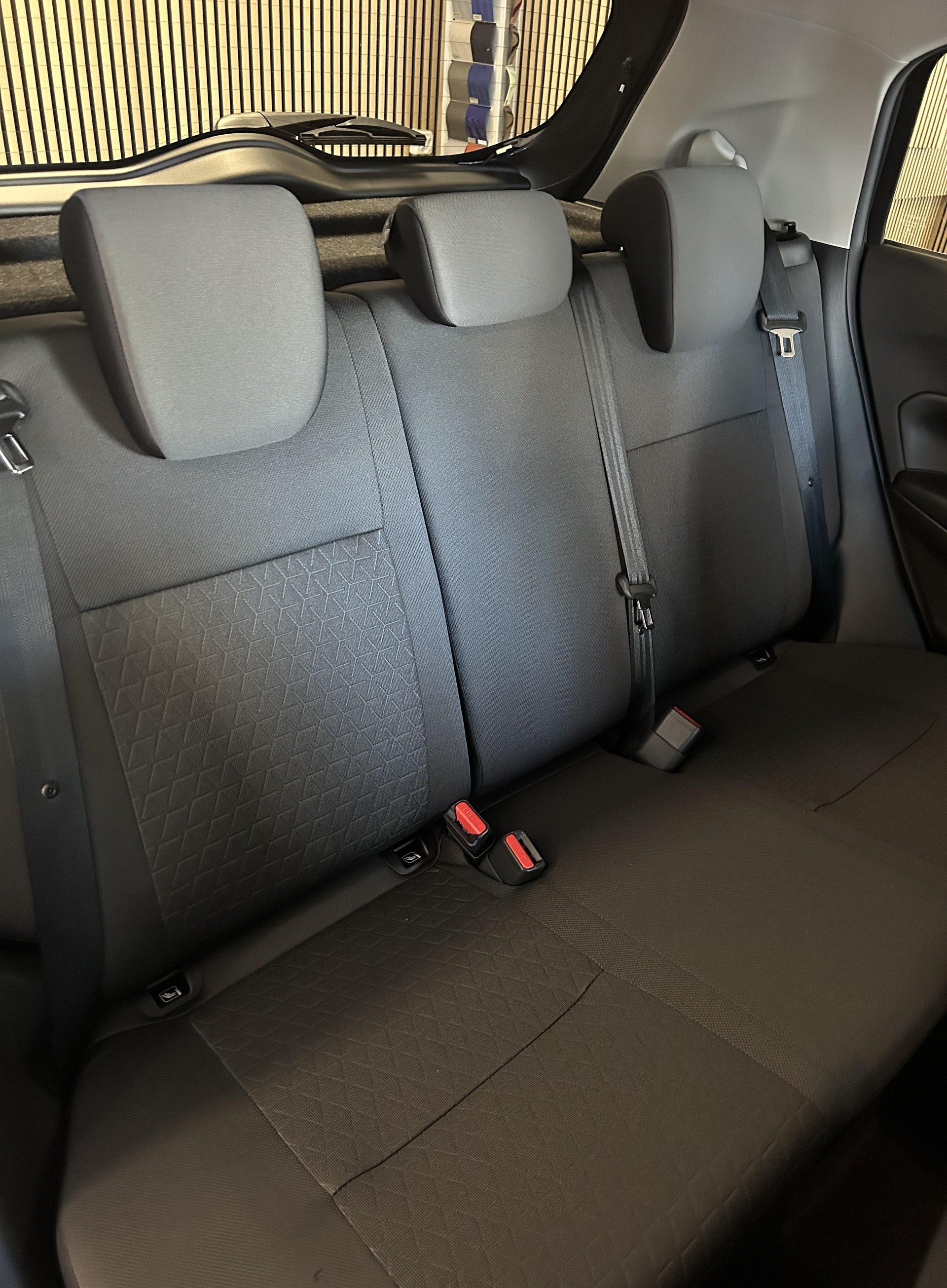 SUZUKI Swift 1.2 Sakura Top Hybrid - 16