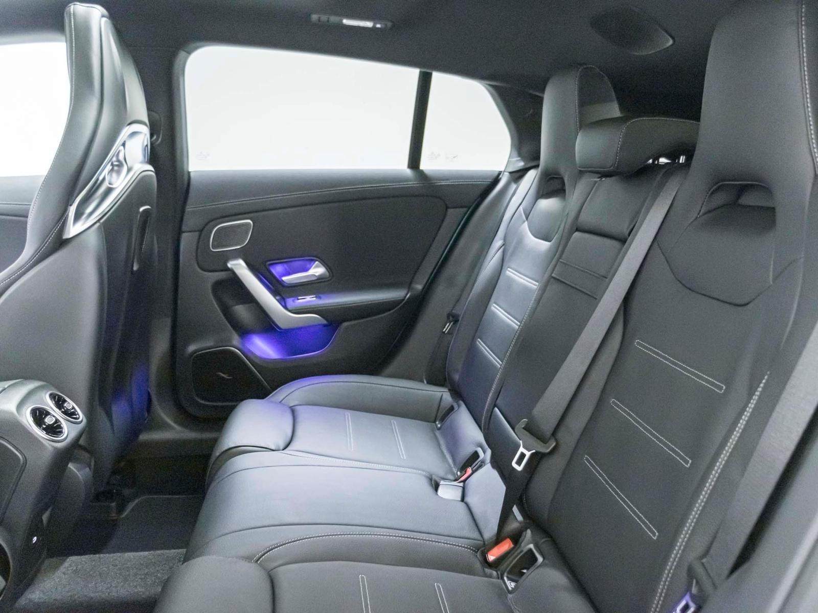 MERCEDES-BENZ CLA 35 AMG 4MATIC Shooting Brake - 9