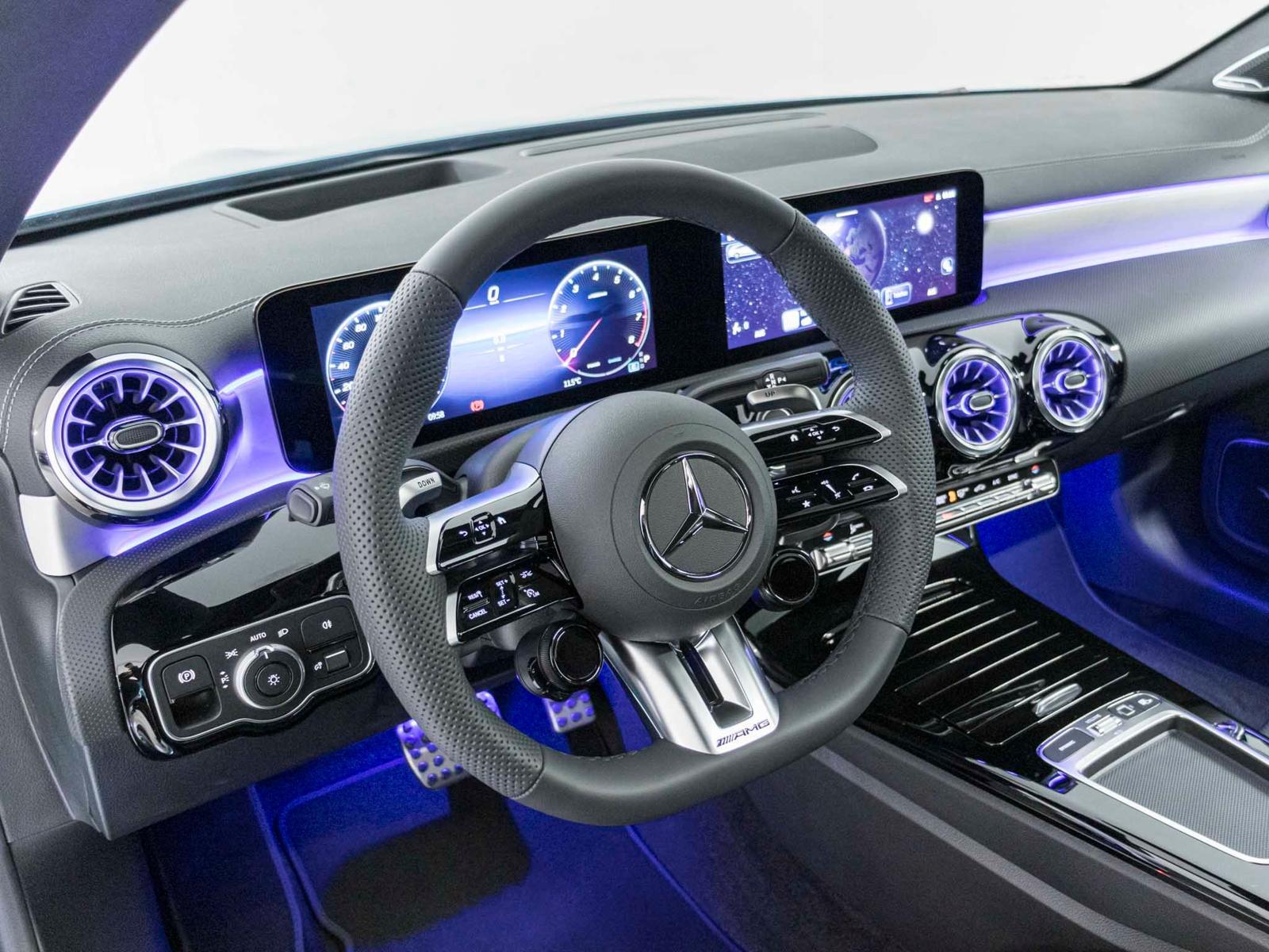 MERCEDES-BENZ CLA 35 AMG 4MATIC Shooting Brake - 11