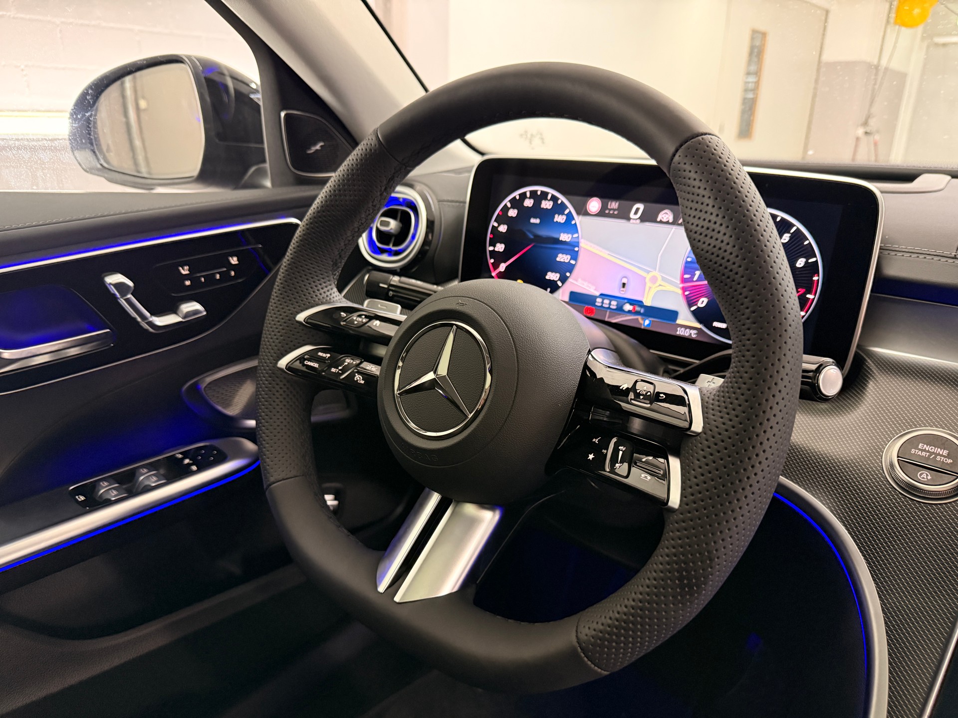 MERCEDES-BENZ C 300 4MATIC Limousine - 16