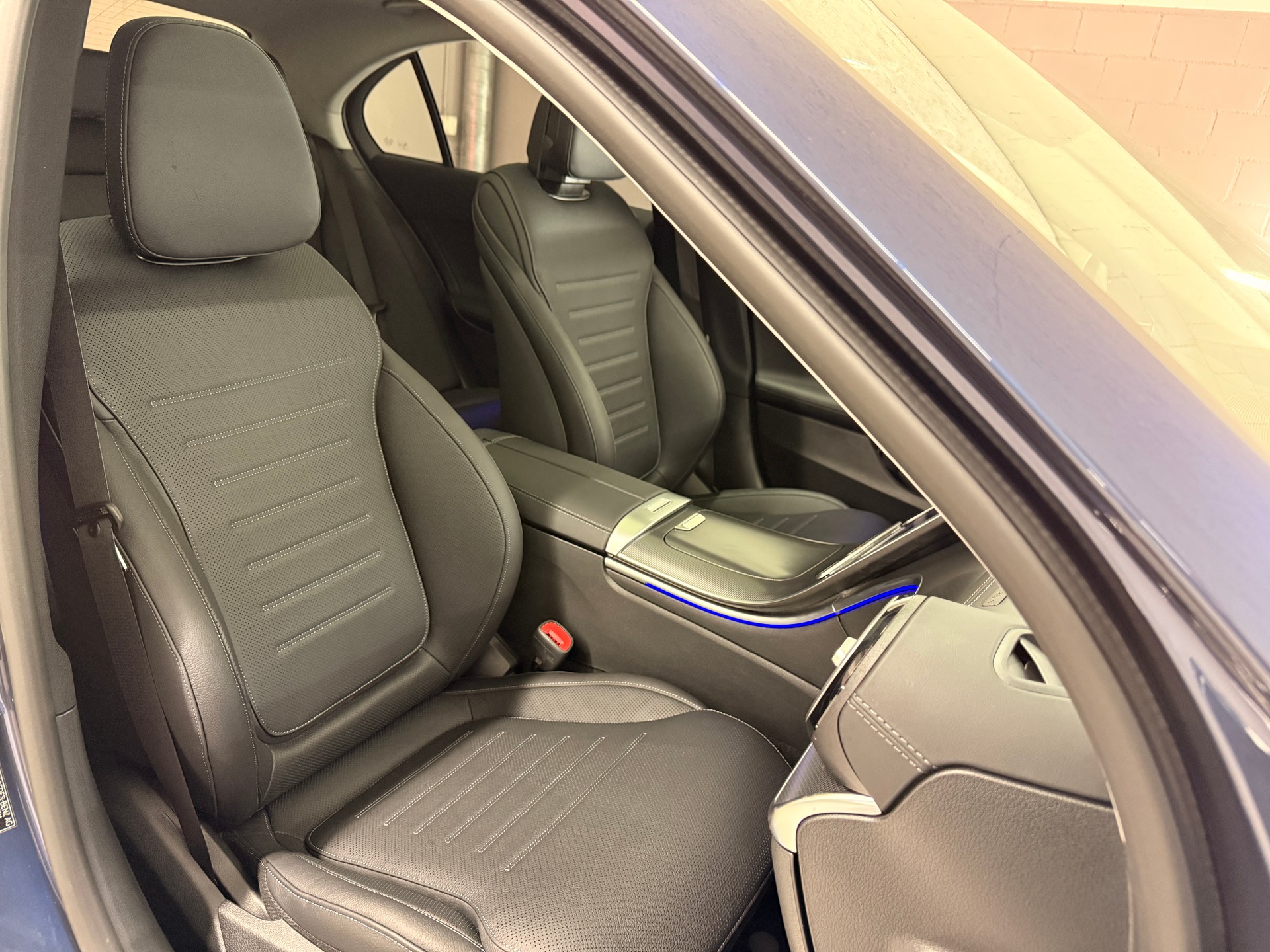 MERCEDES-BENZ C 300 4MATIC Limousine - 10