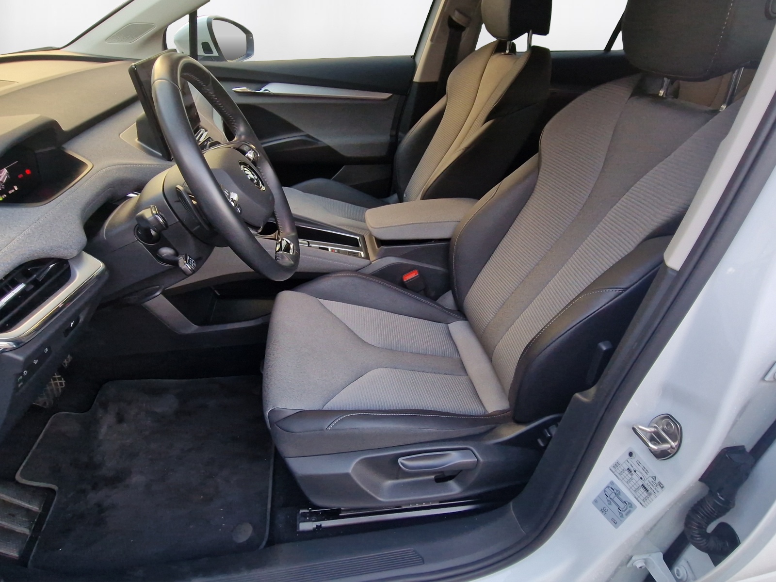 SKODA Enyaq iV 60 - 10