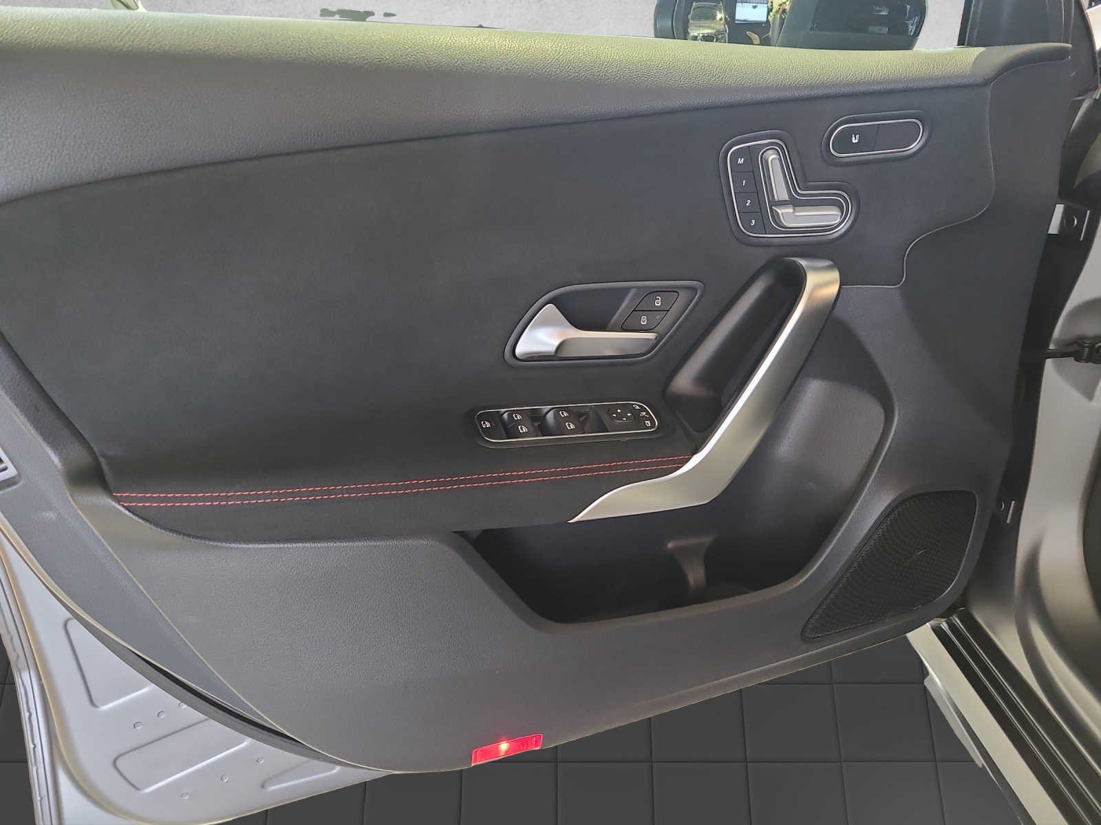MERCEDES-BENZ A-CLASS W177 A 250 AMG Line 4 - 9