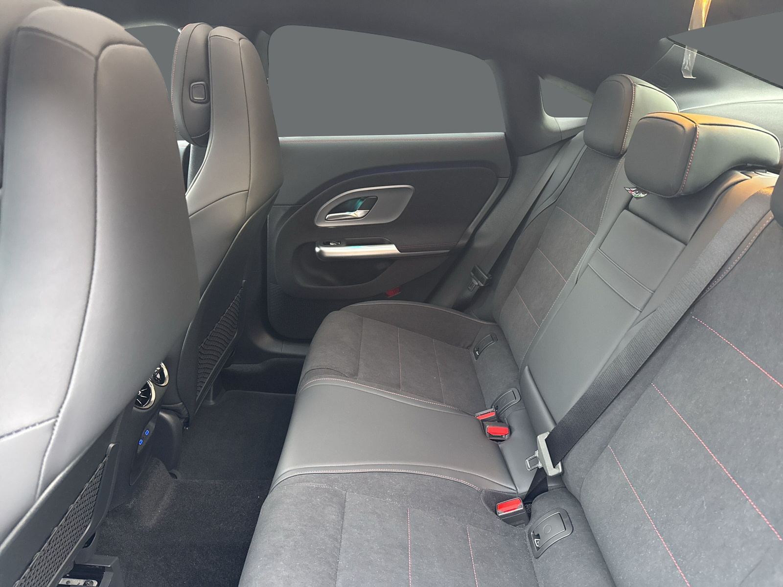 MERCEDES-BENZ CLA 220 8G-DCT 4Matic - 14