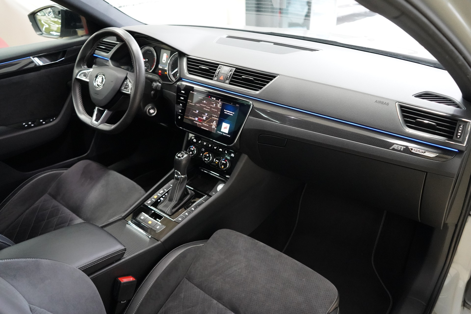 SKODA Superb Combi 2.0 TSI SportLine+ DSG 4x4 / ABT 336 Ps ** - 27