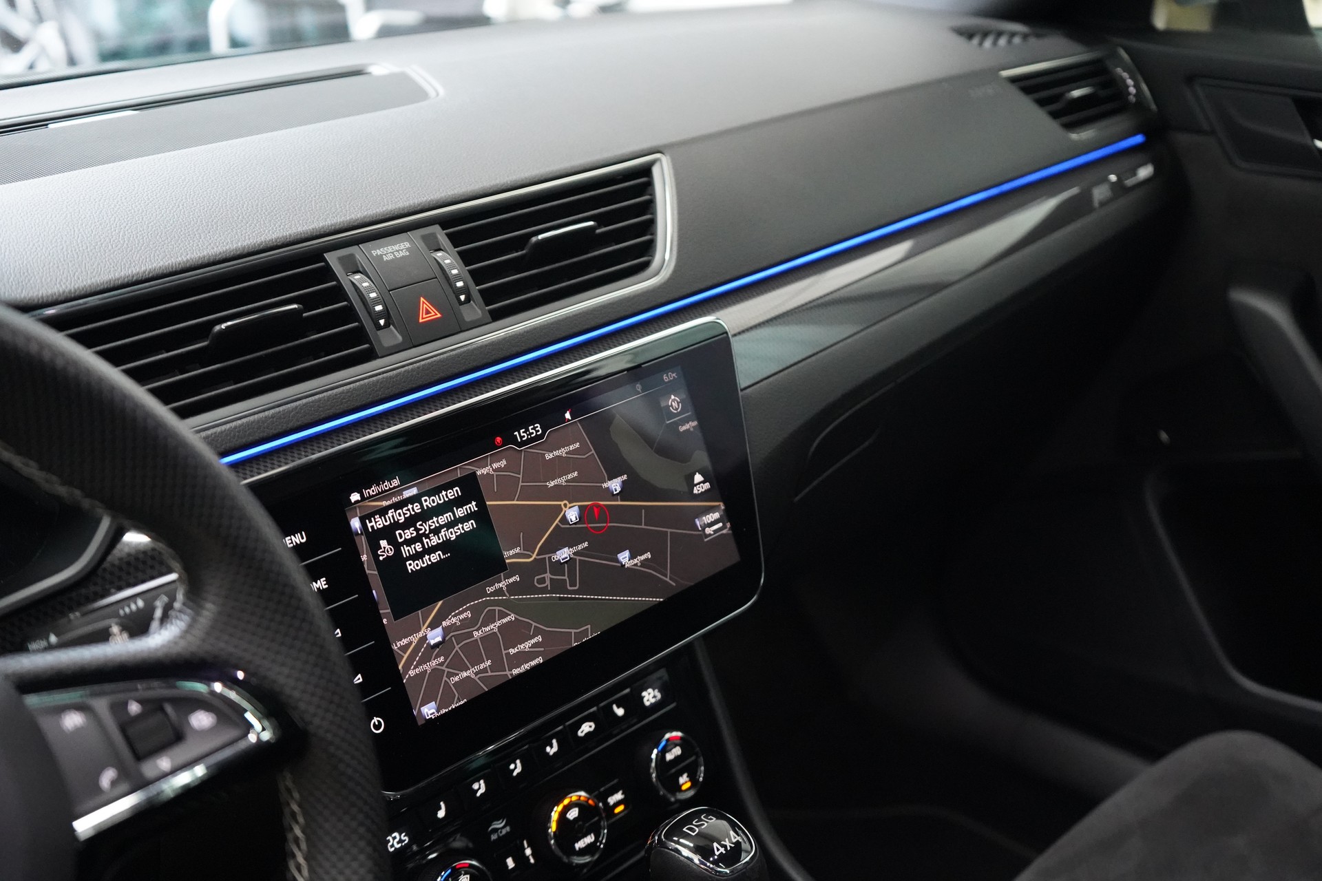 SKODA Superb Combi 2.0 TSI SportLine+ DSG 4x4 / ABT 336 Ps ** - 16