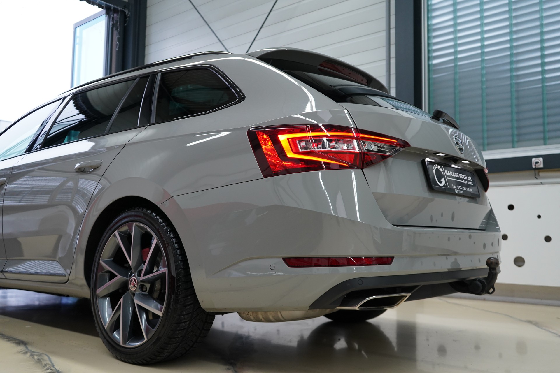 SKODA Superb Combi 2.0 TSI SportLine+ DSG 4x4 / ABT 336 Ps ** - 9