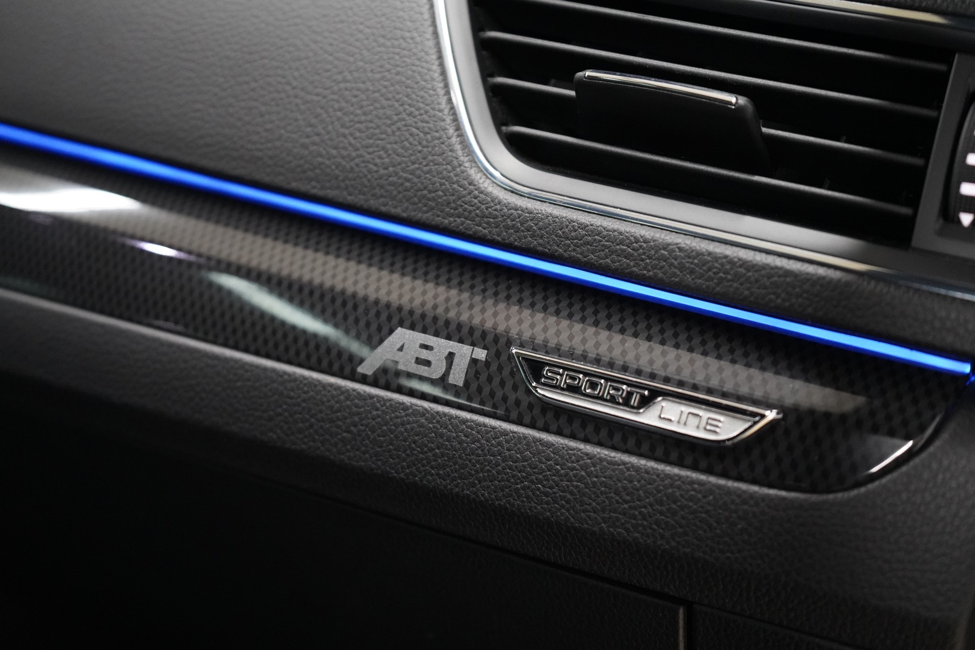 SKODA Superb Combi 2.0 TSI SportLine+ DSG 4x4 / ABT 336 Ps ** - 29