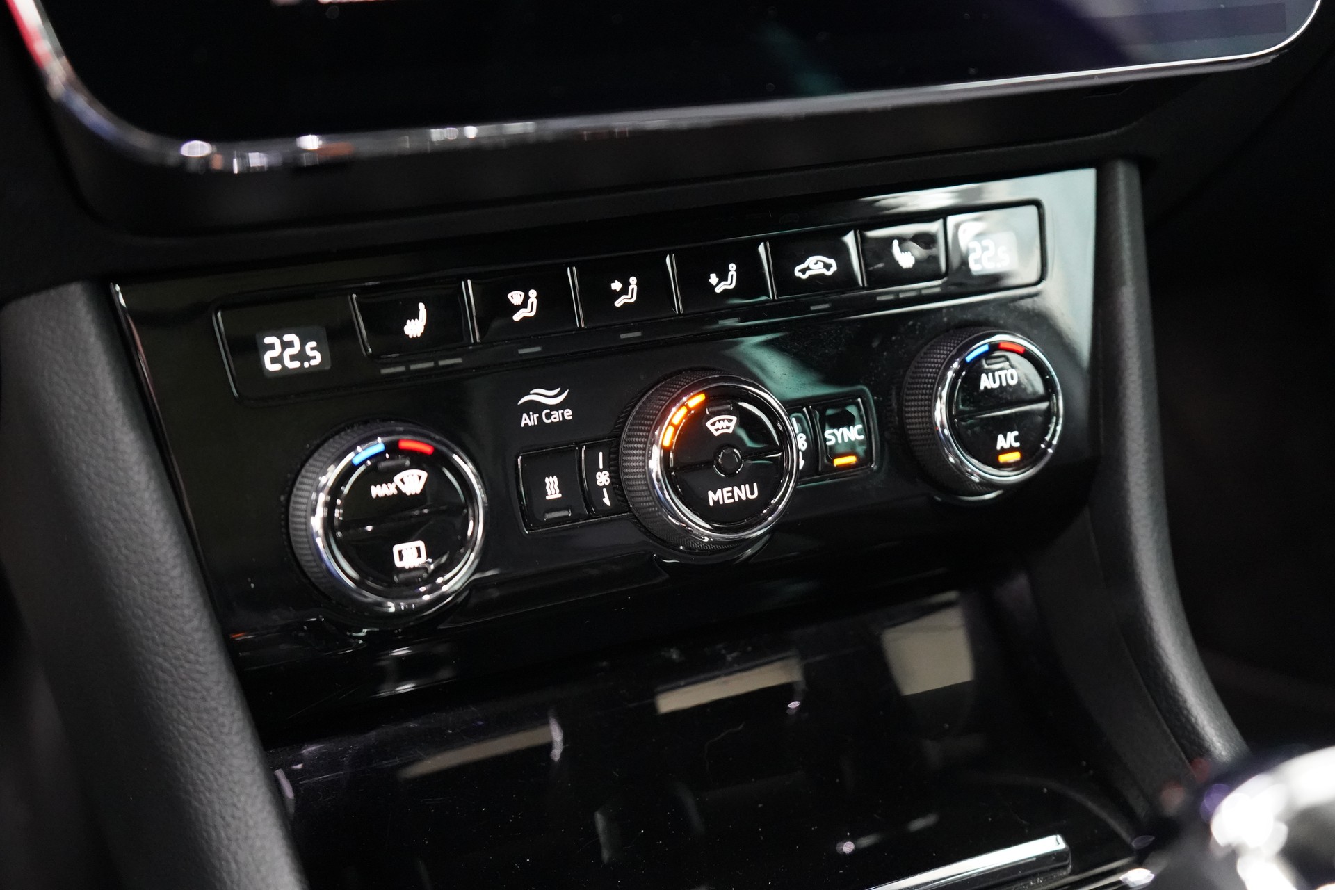 SKODA Superb Combi 2.0 TSI SportLine+ DSG 4x4 / ABT 336 Ps ** - 18