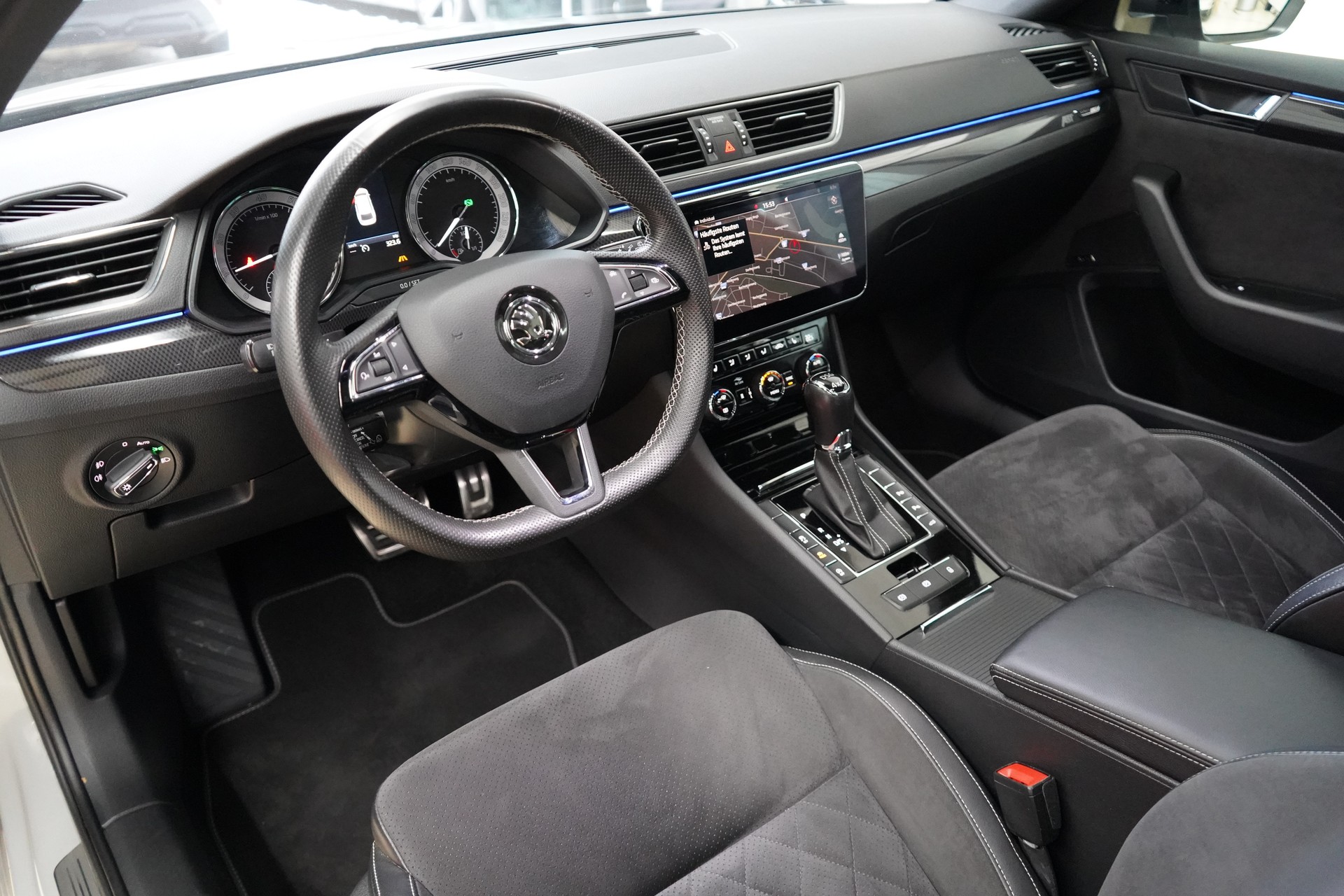 SKODA Superb Combi 2.0 TSI SportLine+ DSG 4x4 / ABT 336 Ps ** - 14