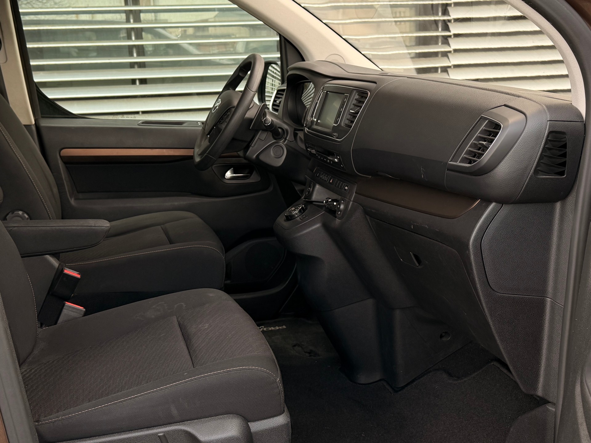 TOYOTA Proace Verso 2.0 D-4D VIP L1 Automatic - 14