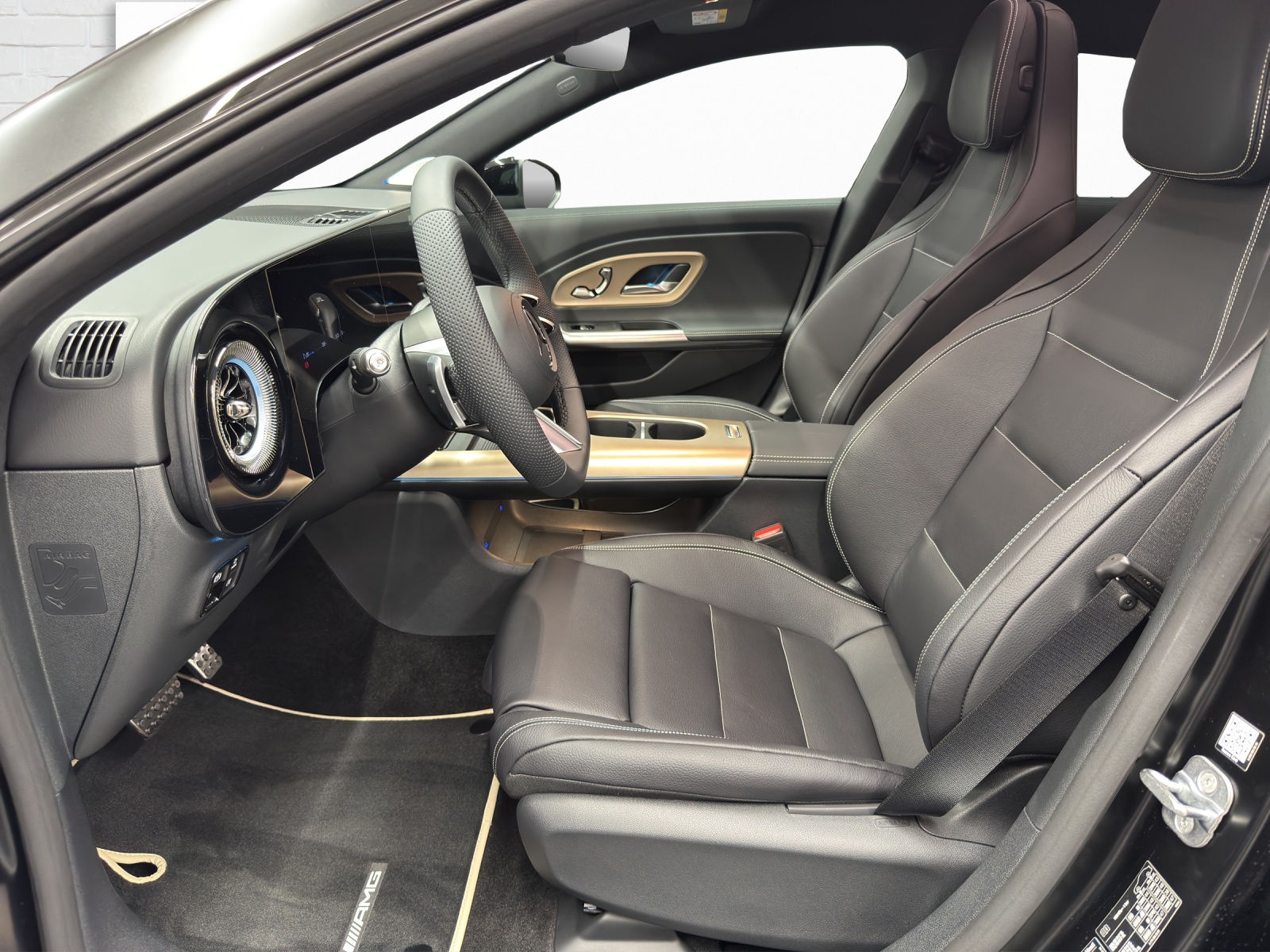 MERCEDES-BENZ CLA 350 4Matic Shooting Brake with EQ Hybrid - 7