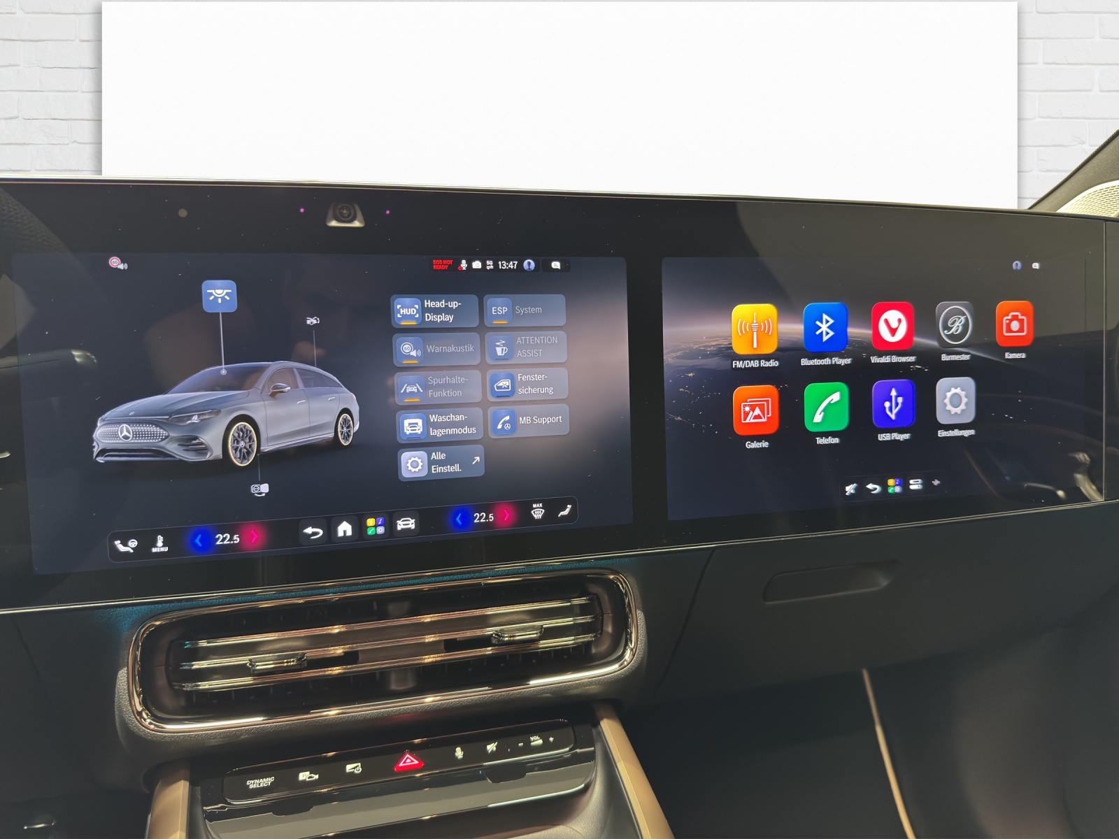 MERCEDES-BENZ CLA 350 4Matic Shooting Brake with EQ Hybrid - 9