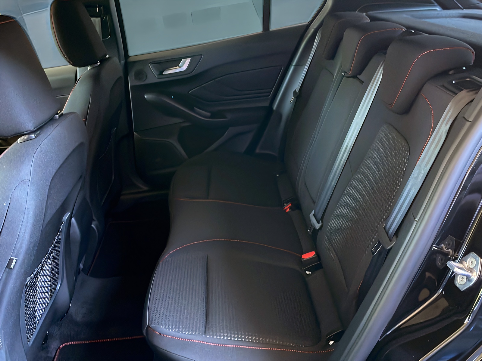 FORD Focus 1.0i EcoB Hybrid 155 ST-Line X - 12