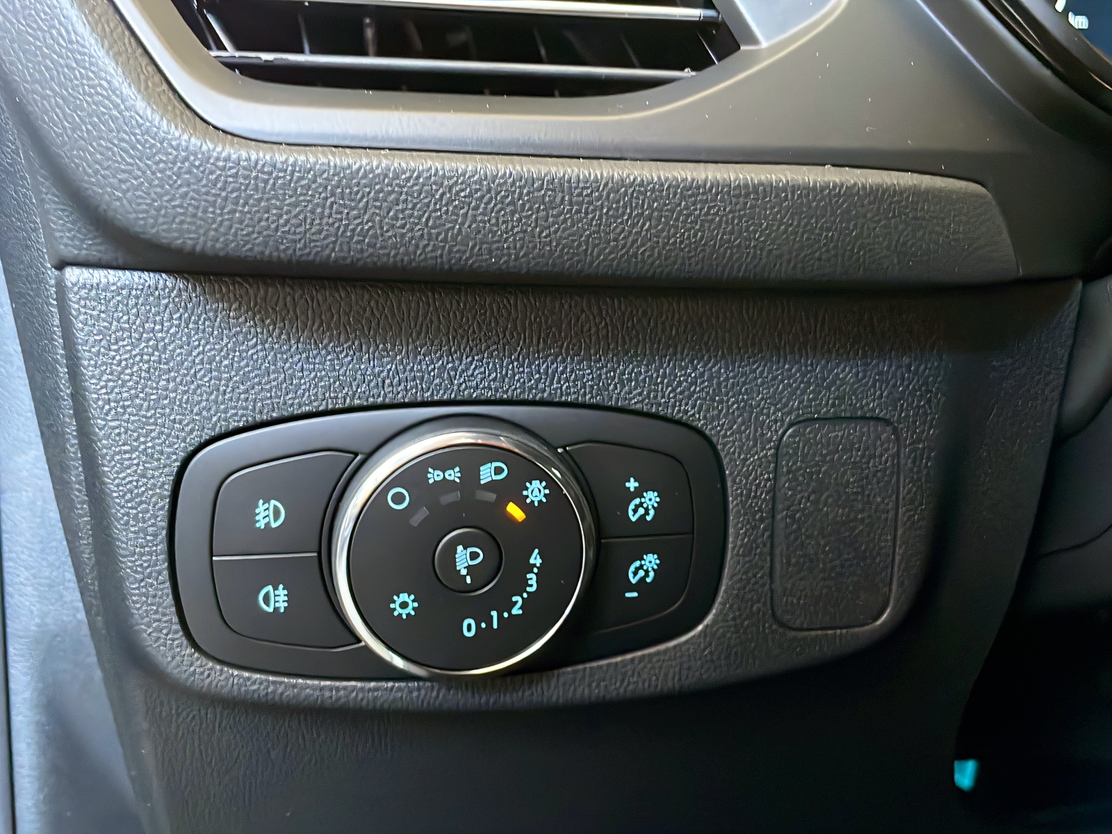 FORD Focus 1.0i EcoB Hybrid 155 ST-Line X - 9