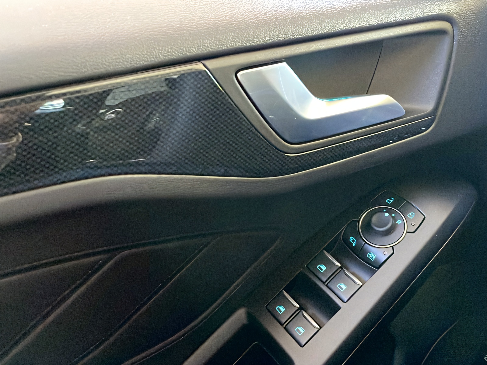 FORD Focus 1.0i EcoB Hybrid 155 ST-Line X - 11