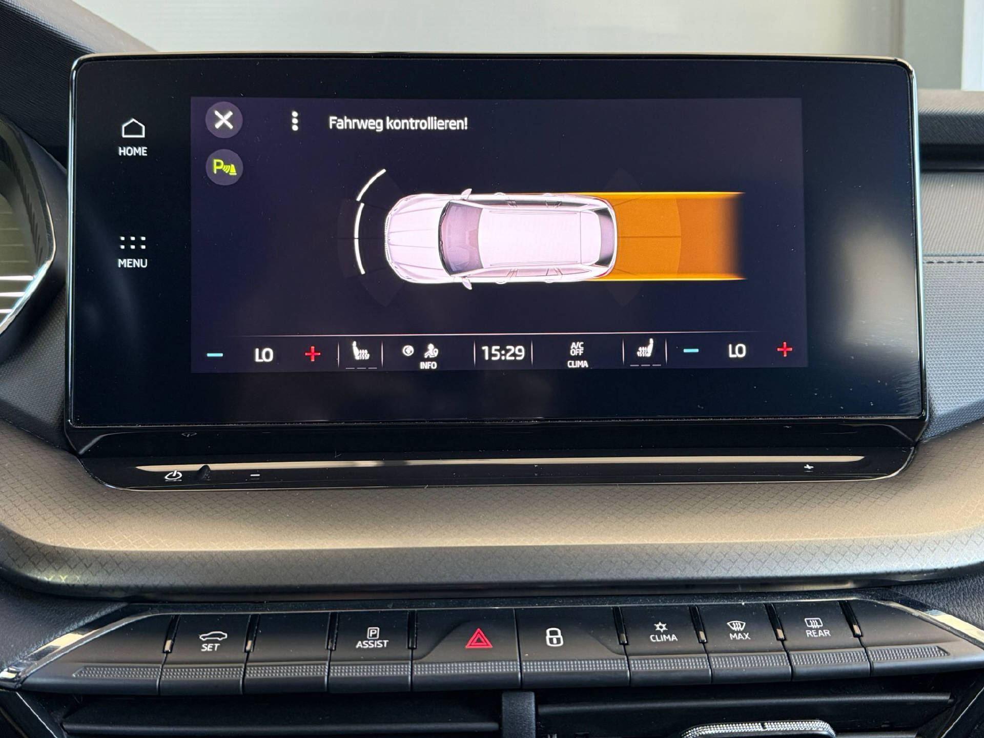 SKODA Octavia Combi 2.0 TDI Ambition 4×4 DSG-11