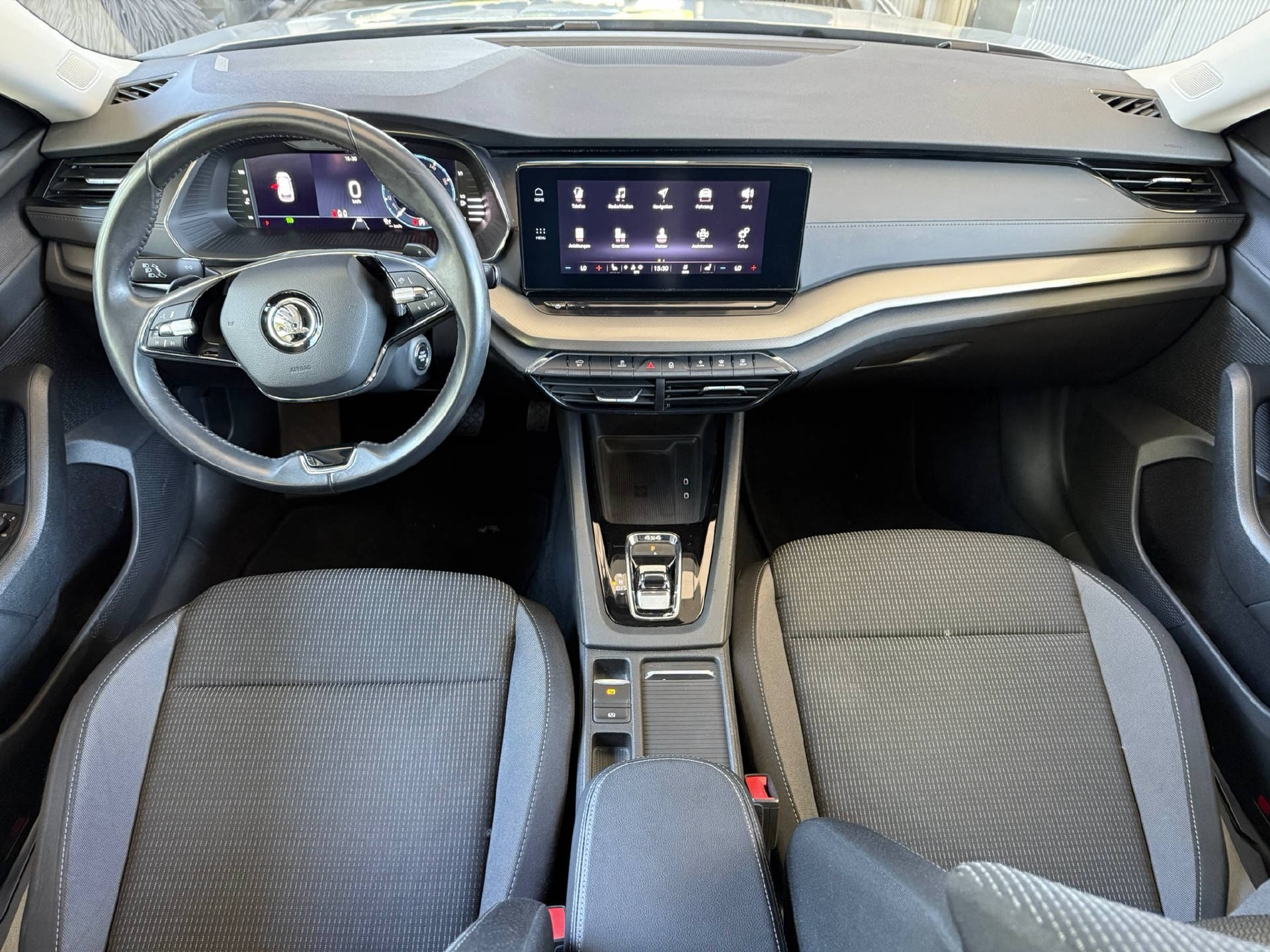 SKODA Octavia Combi 2.0 TDI Ambition 4×4 DSG-6