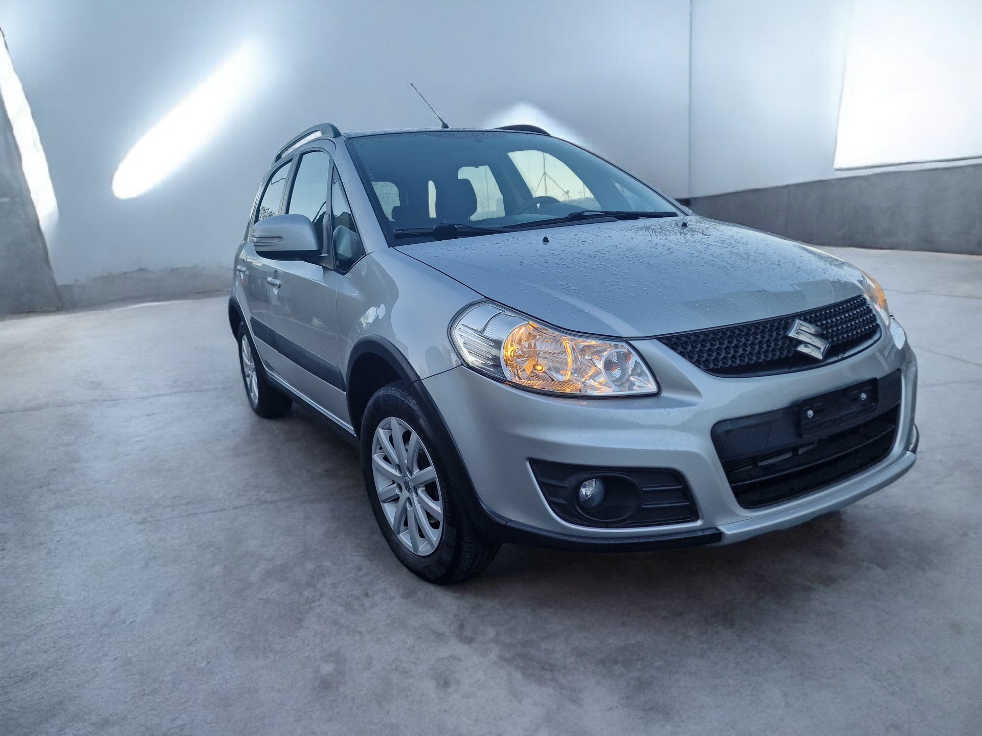 SUZUKI SX4 1.6 16V GL 4WD MFK Neu 8xRad 12Mt Gara - 4