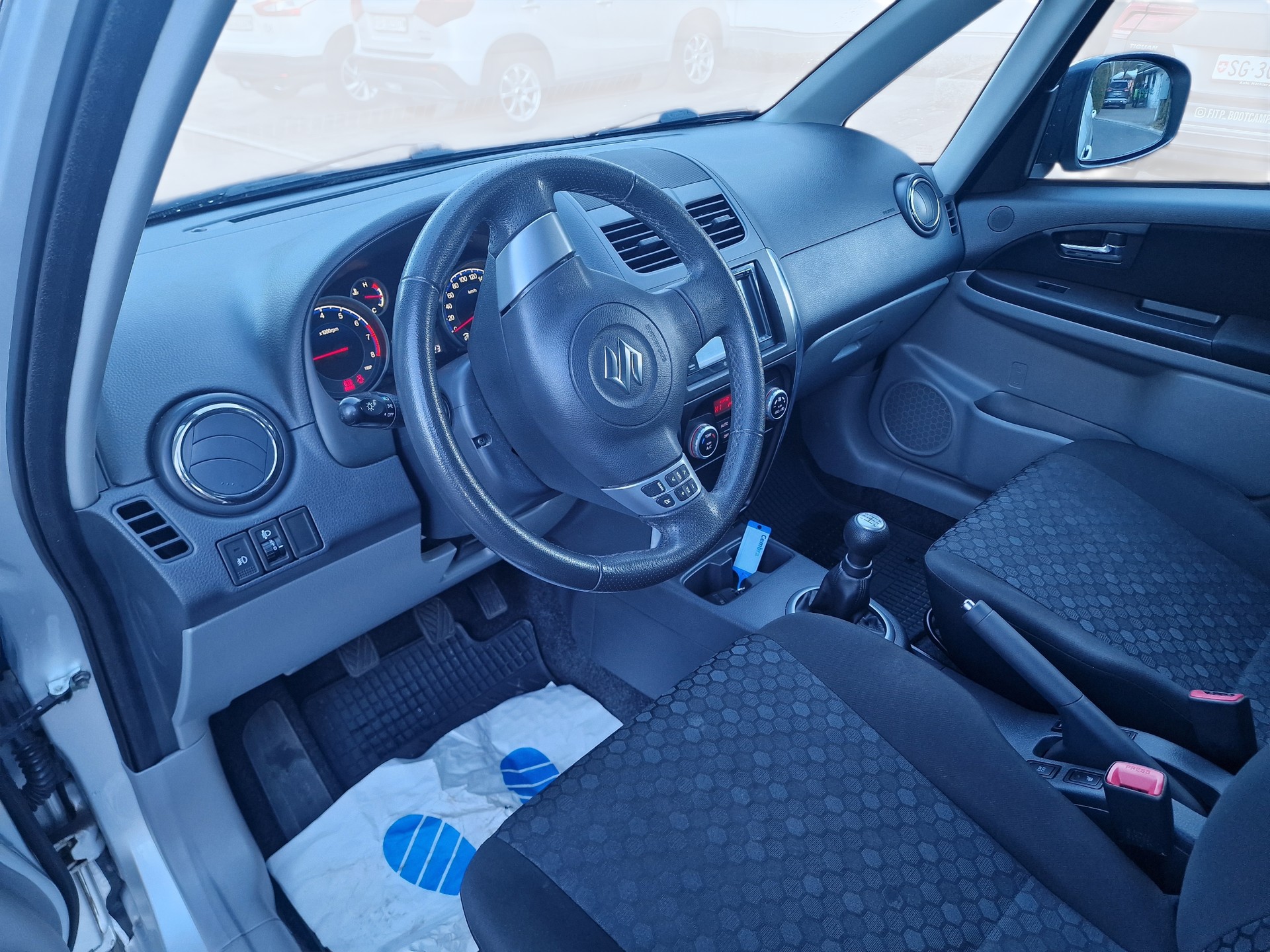 SUZUKI SX4 1.6 16V GL 4WD MFK Neu 8xRad 12Mt Gara - 9