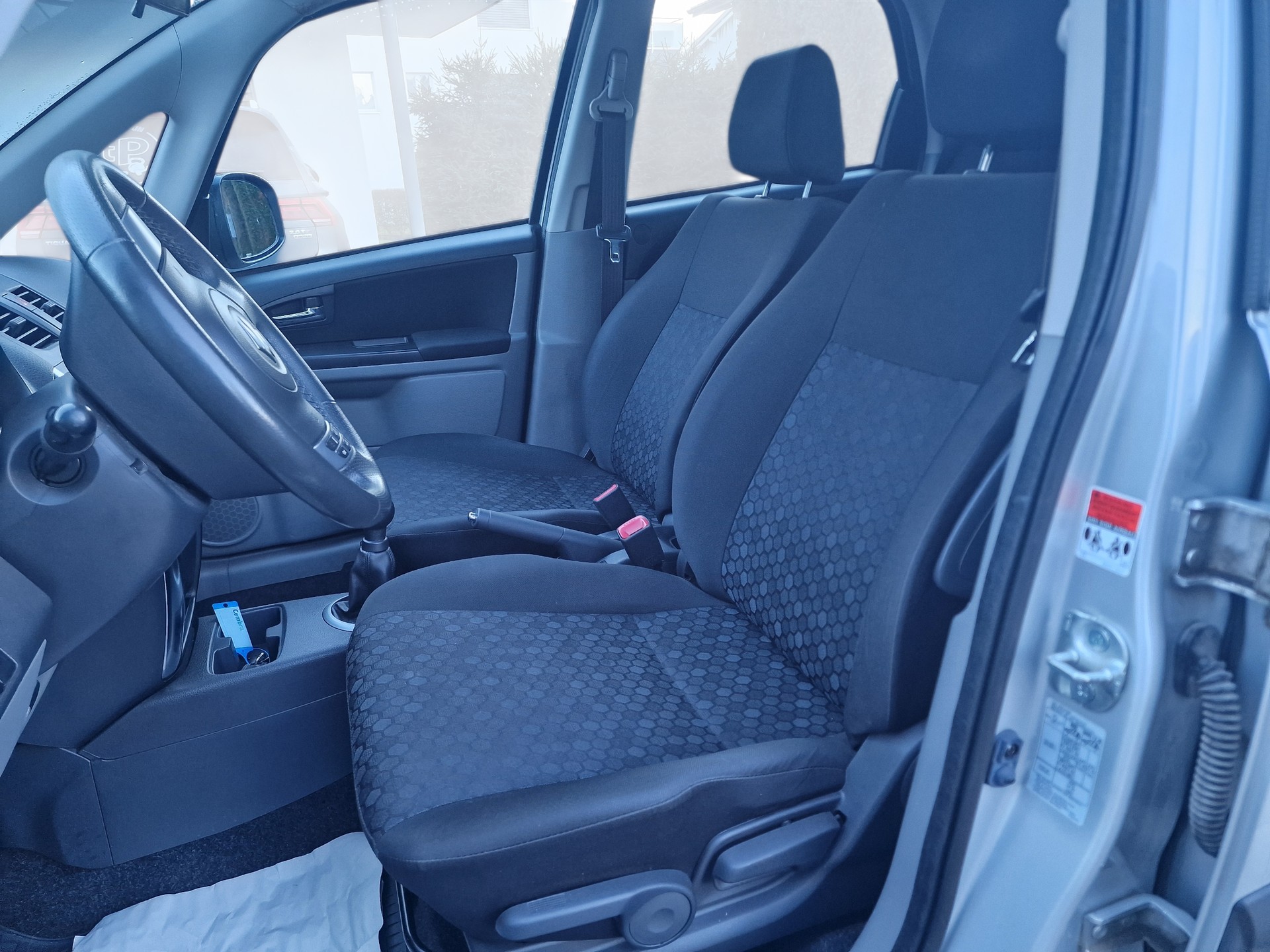 SUZUKI SX4 1.6 16V GL 4WD MFK Neu 8xRad 12Mt Gara - 10