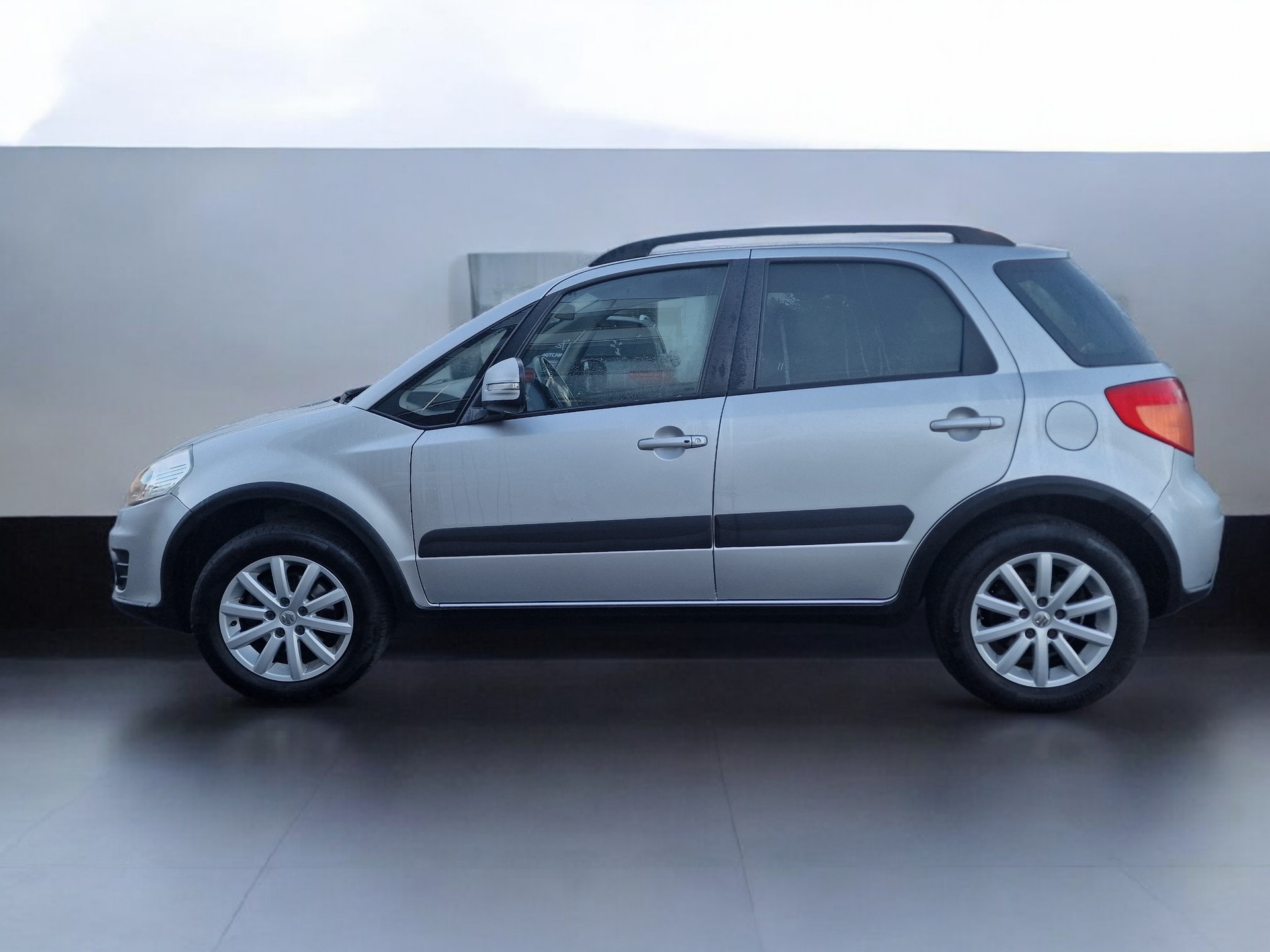 SUZUKI SX4 1.6 16V GL 4WD MFK Neu 8xRad 12Mt Gara