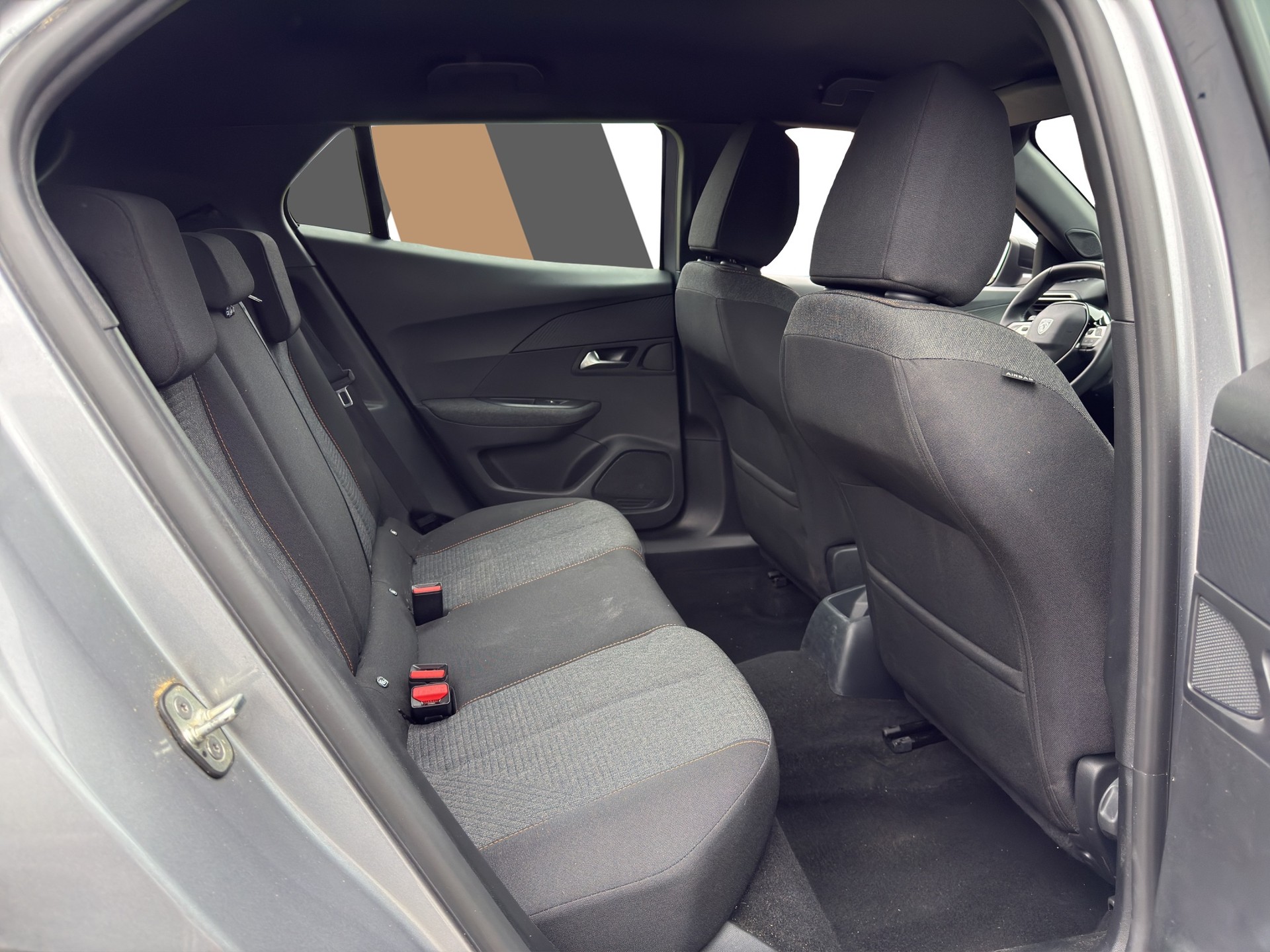 PEUGEOT 2008 1.2 Hybrid 145 Style - 17