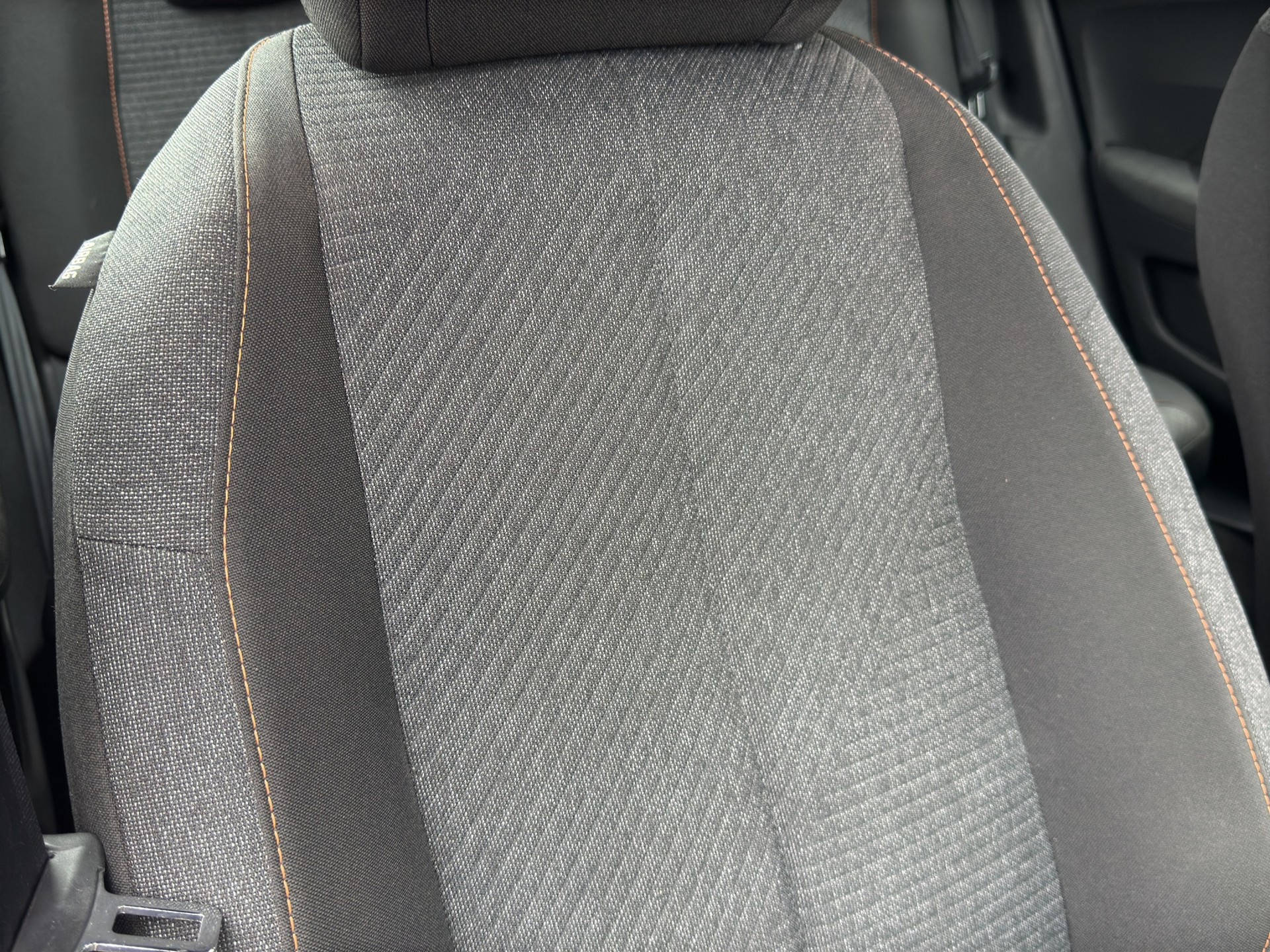 PEUGEOT 2008 1.2 Hybrid 145 Style - 35