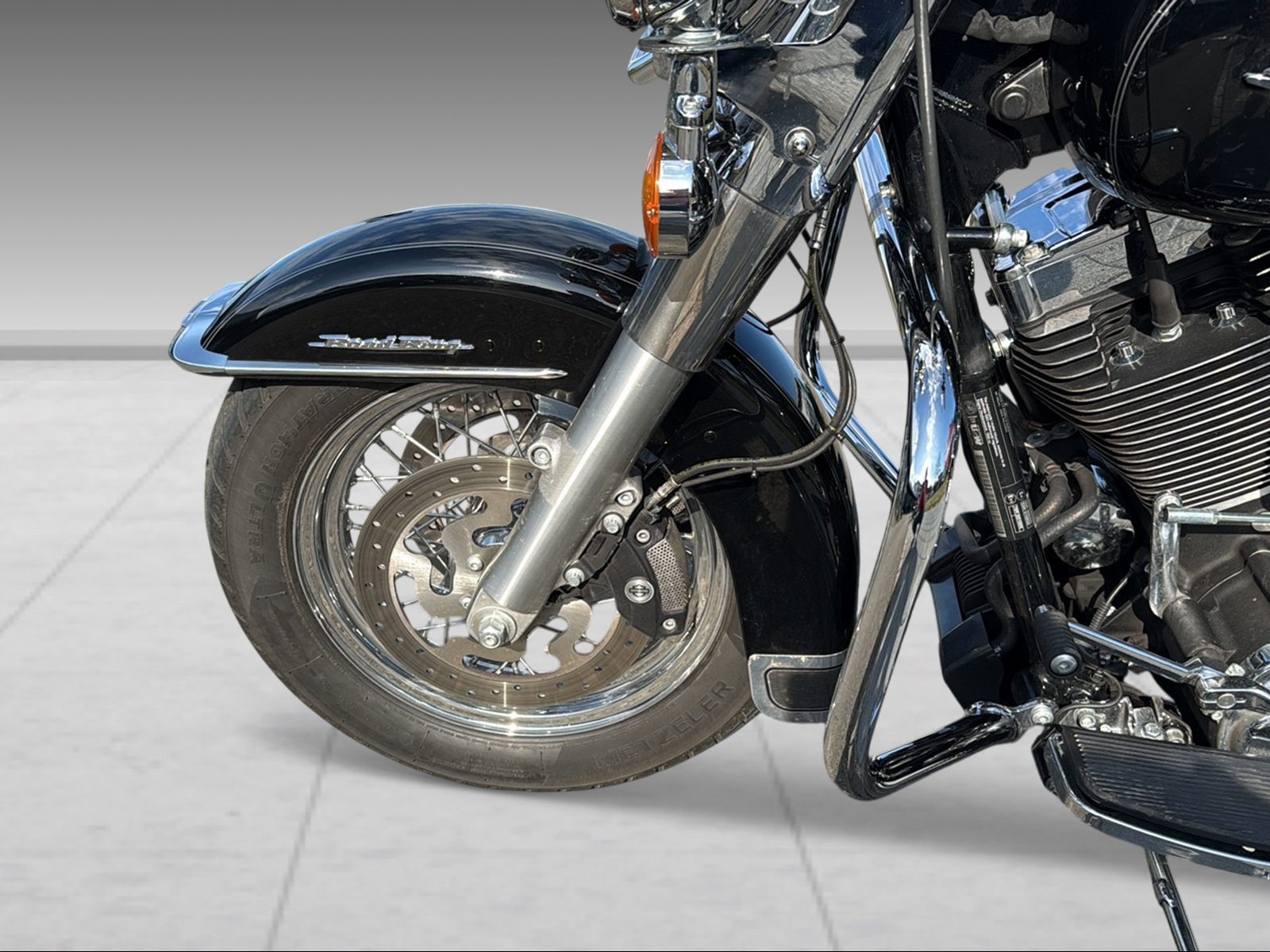 HARLEY-DAVIDSON FLHRC Road King Classic 103 ABS - 5