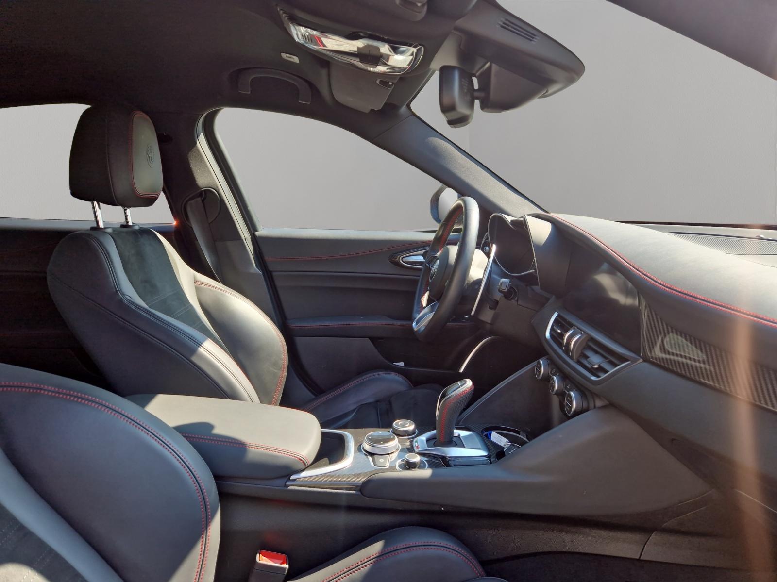 ALFA ROMEO Giulia 2.0 Q4 Veloce TI - 10