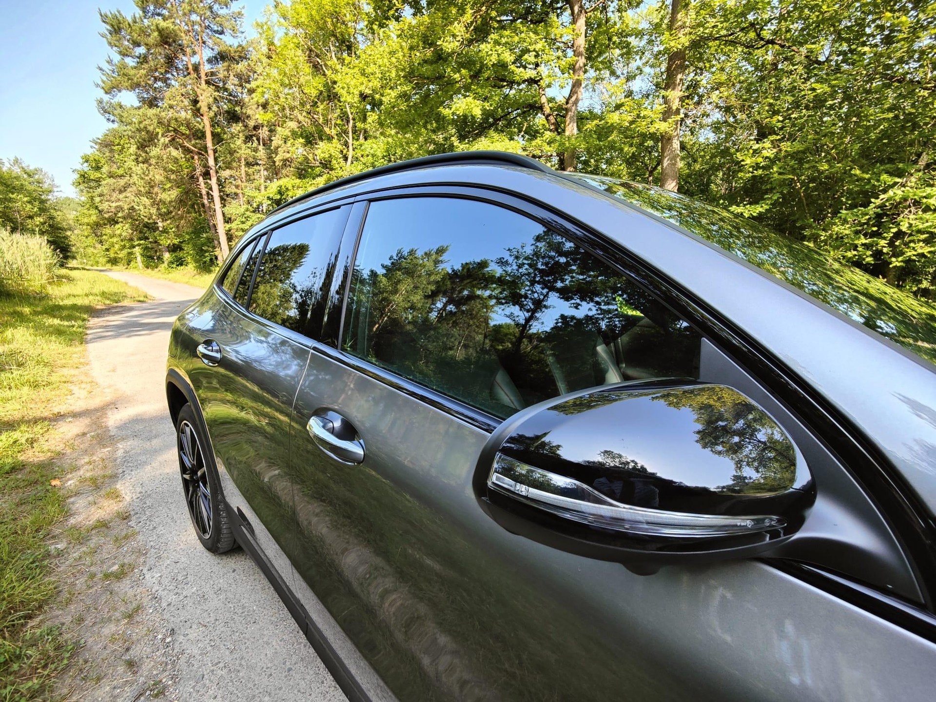 MERCEDES-BENZ GLA 250 e AMG Line - 12
