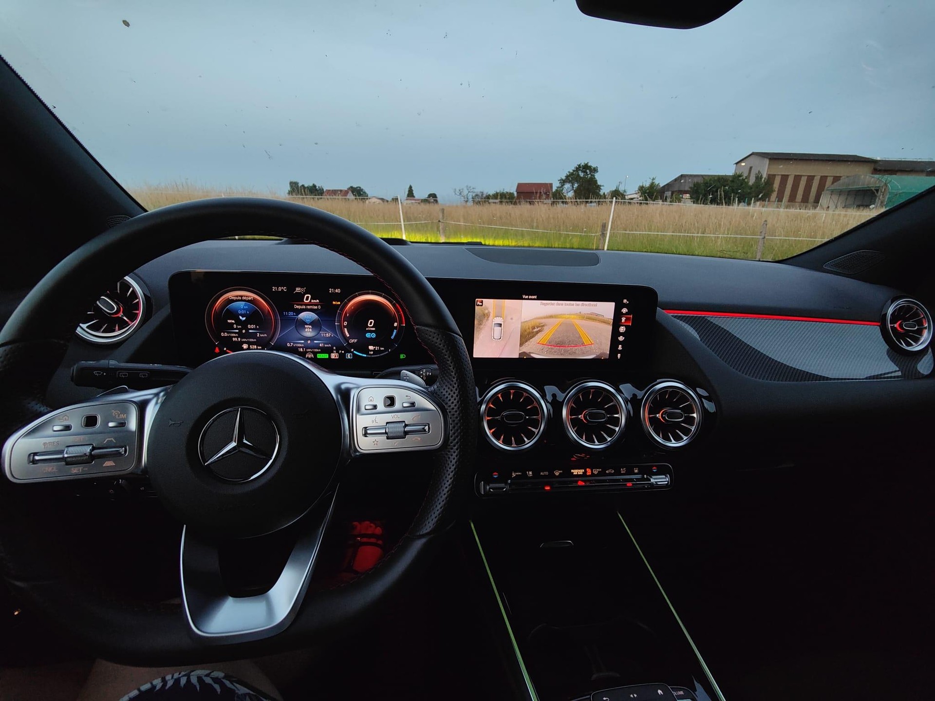 MERCEDES-BENZ GLA 250 e AMG Line - 3