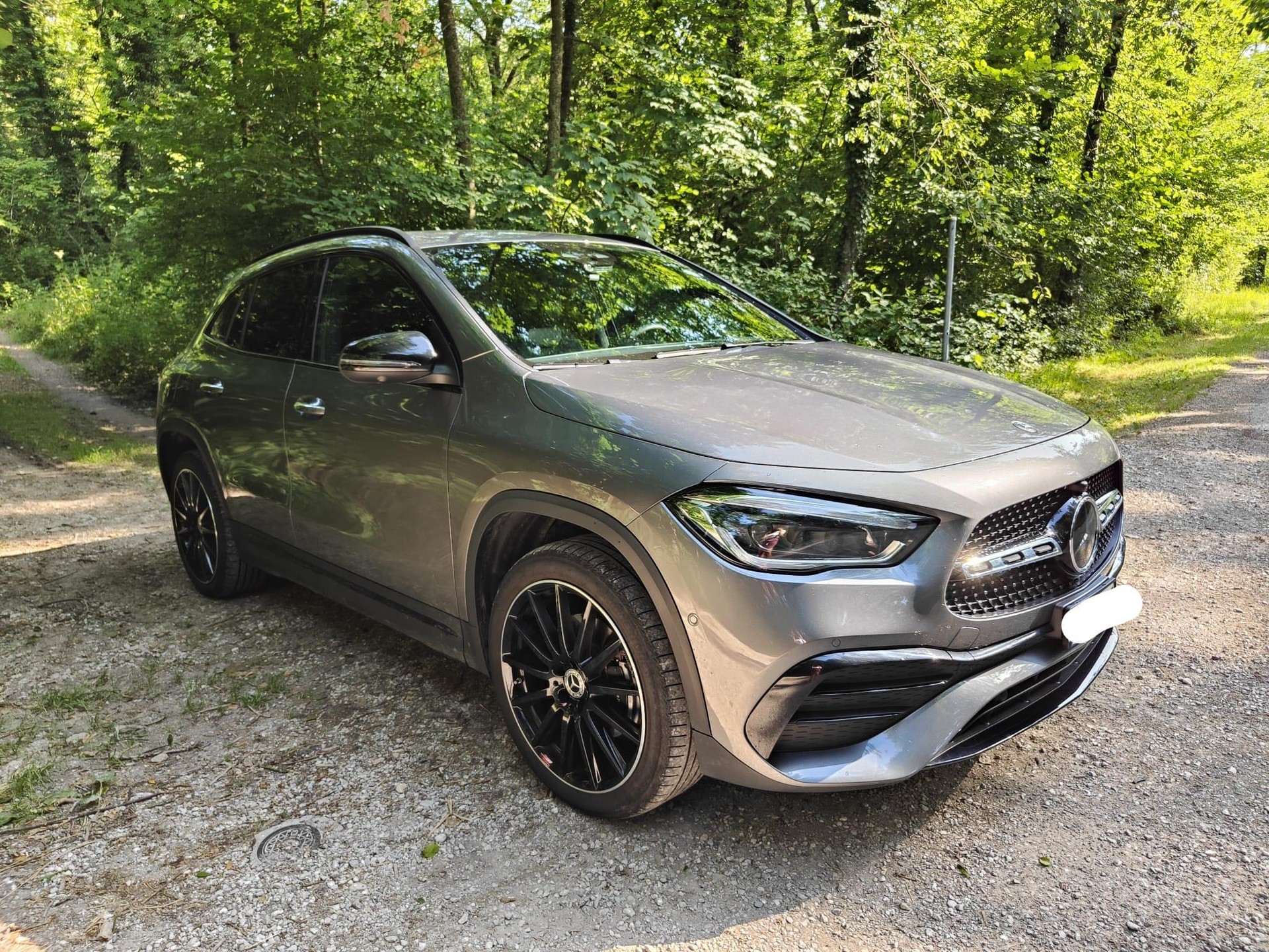 MERCEDES-BENZ GLA 250 e AMG Line - 11