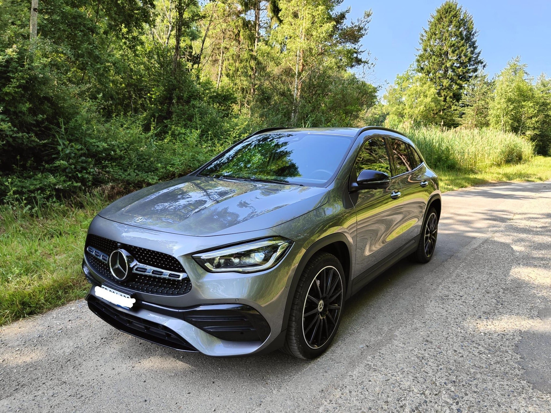 MERCEDES-BENZ GLA 250 e AMG Line