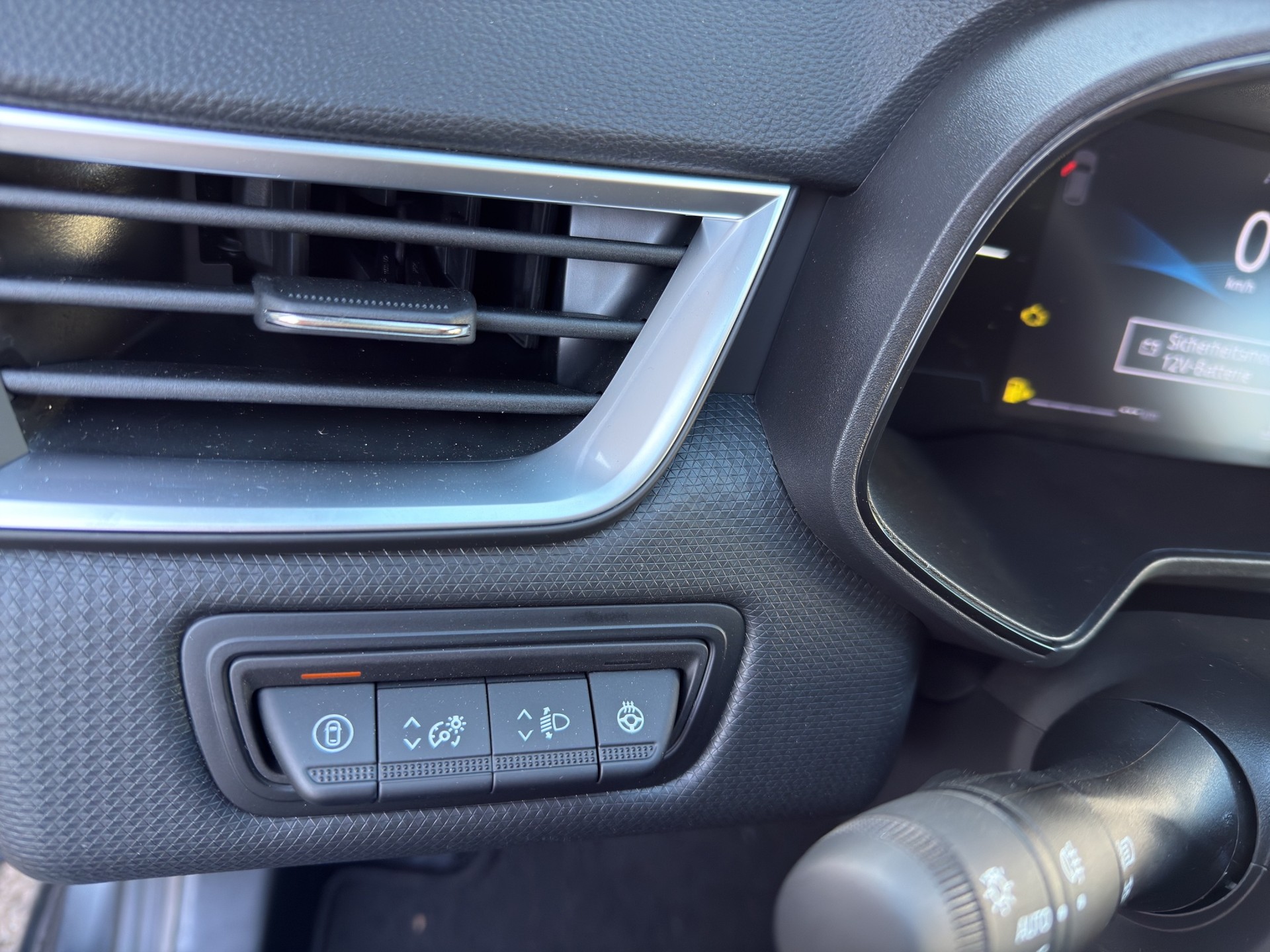 MITSUBISHI COLT 1.0 Intense - 18