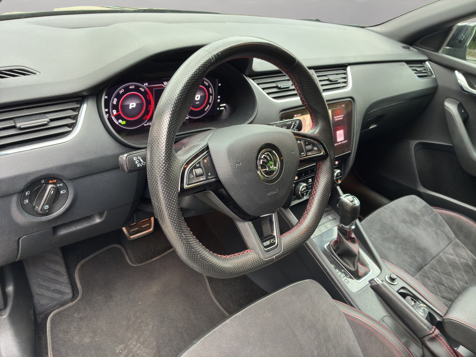 SKODA Octavia Combi 2.0 TDI RS 4x4 DSG - 11