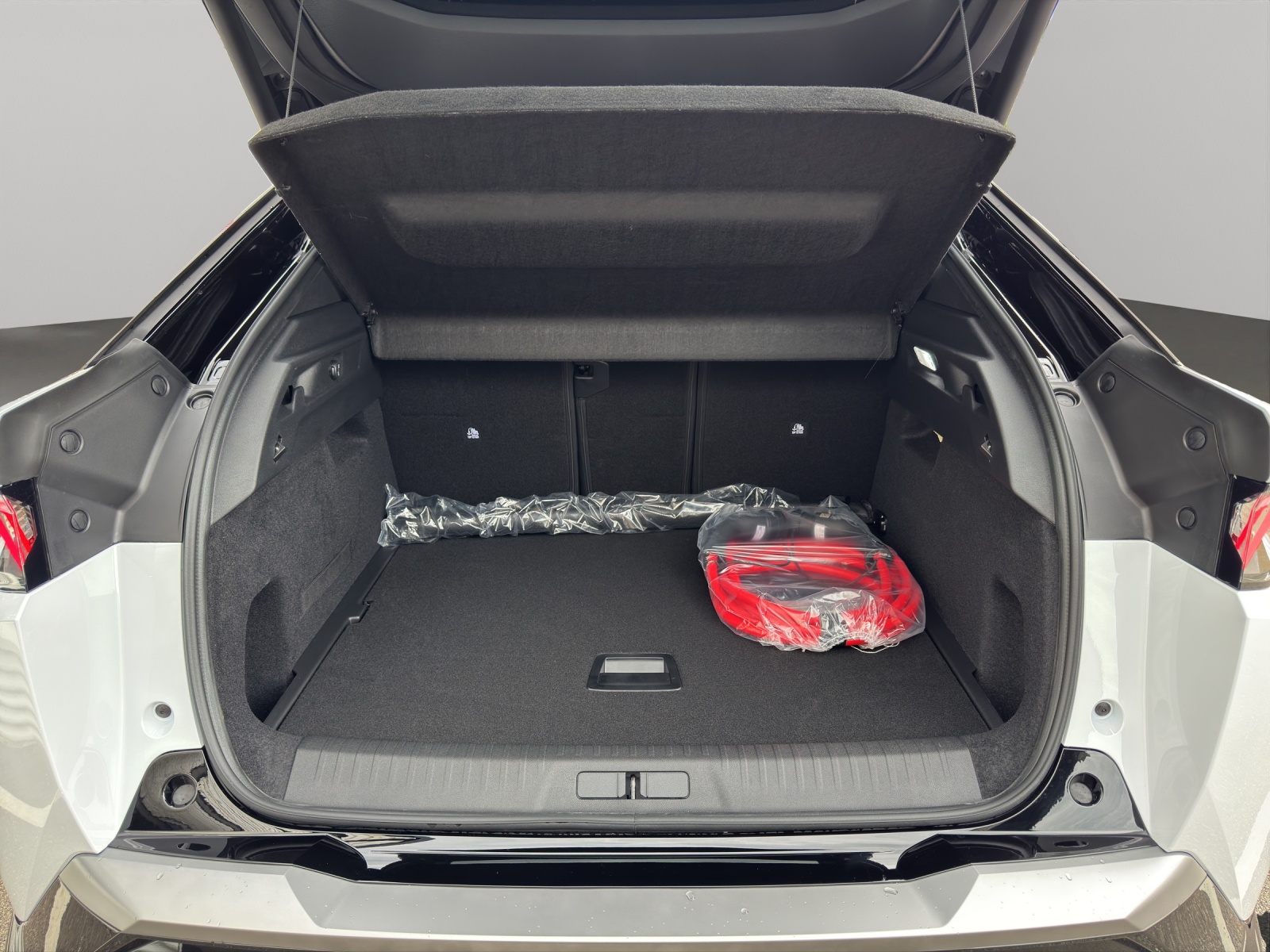 PEUGEOT 3008 e-Launch Edition AWD - 6