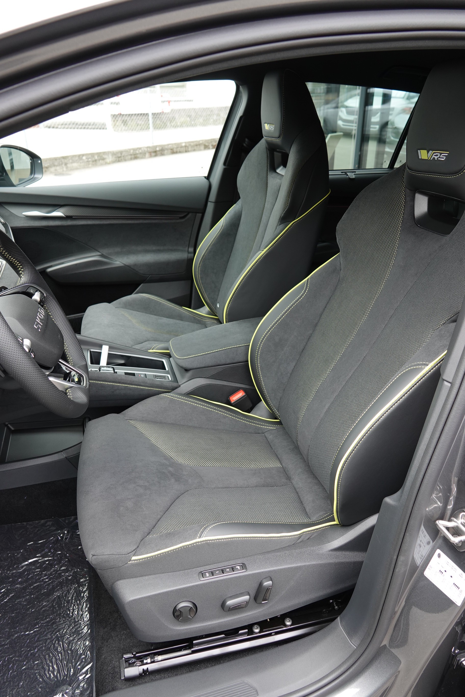 SKODA Elroq 85 RS 4x4 - 15