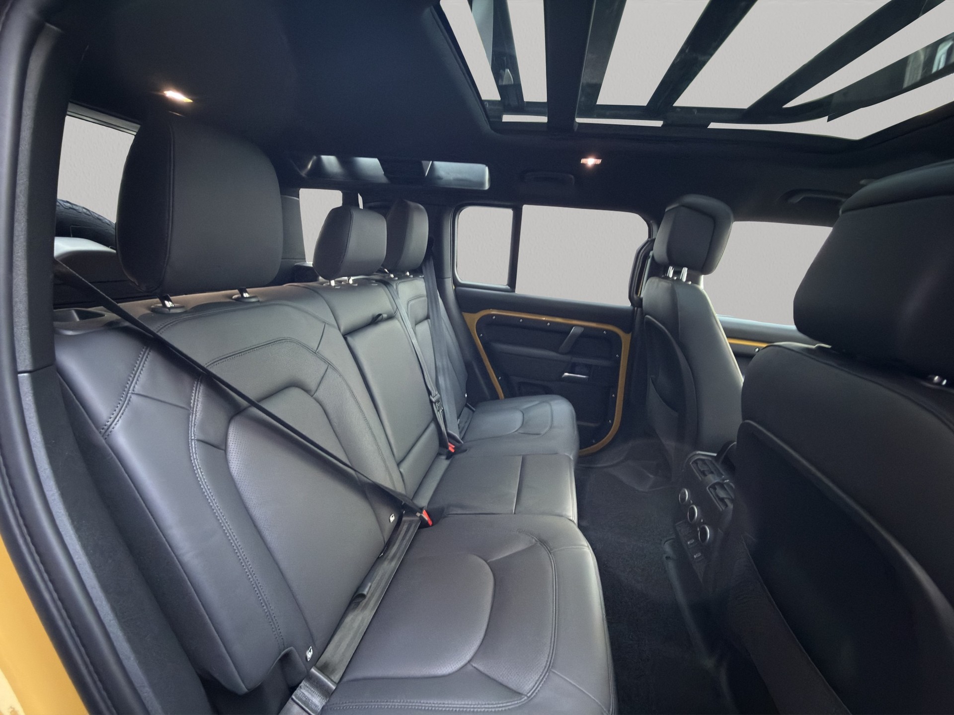 LAND ROVER Defender 110 3.0 D I6 350 Trophy - 11