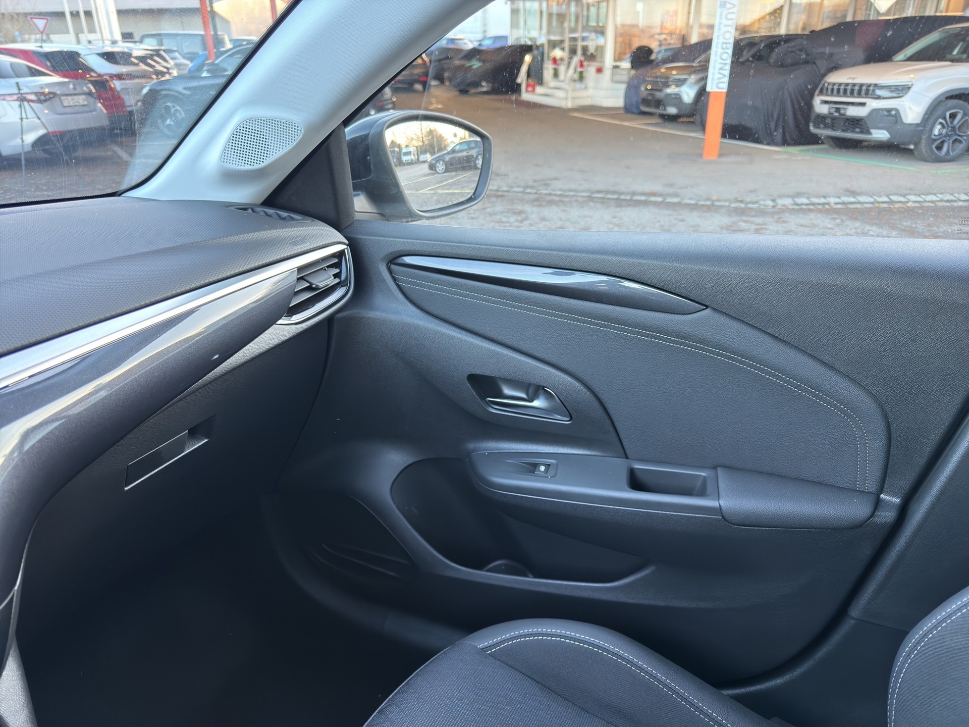 OPEL Corsa-e Elegance - 25