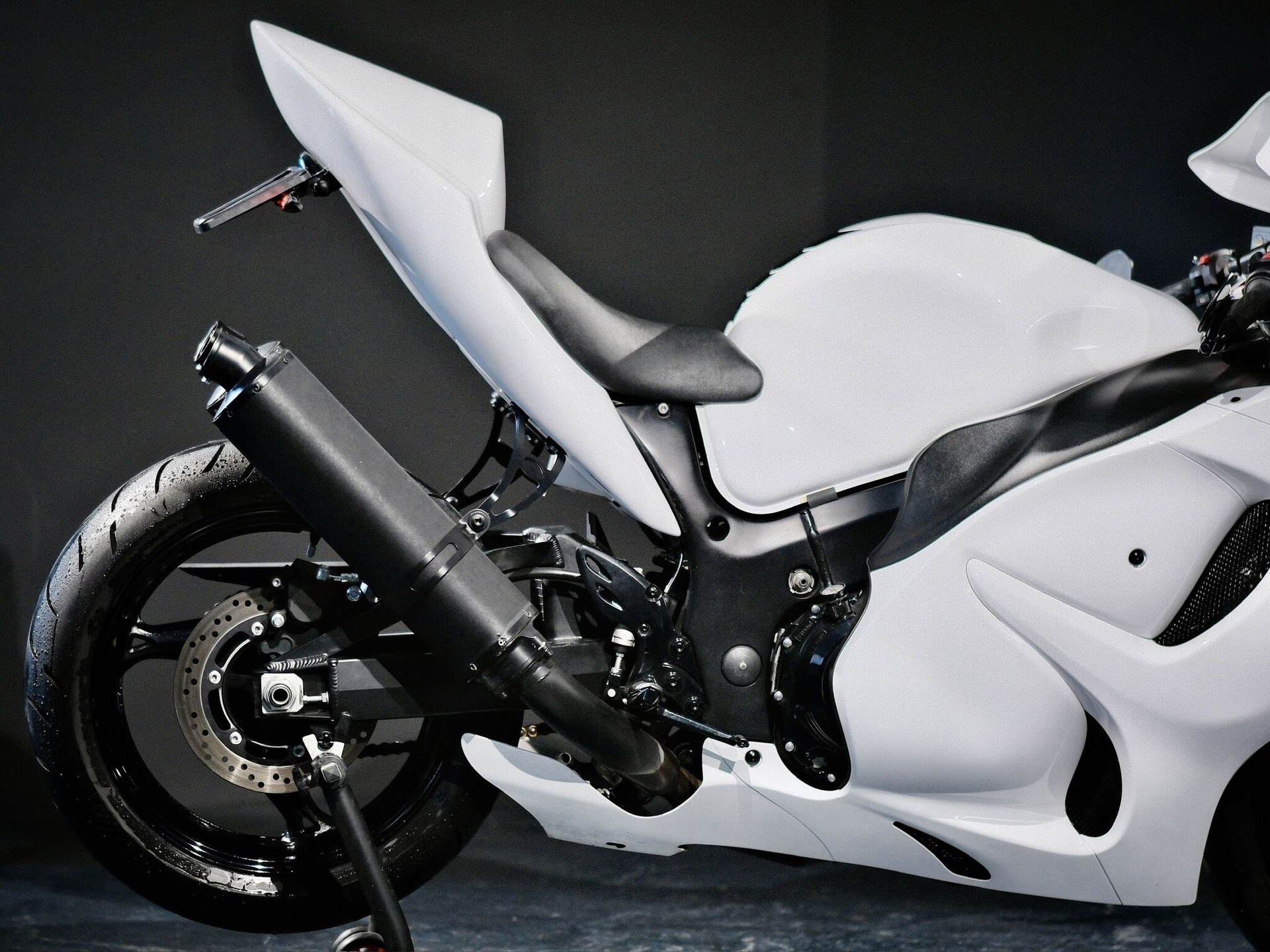 SUZUKI RZ Hayabusa K8 Streetfighter - 7