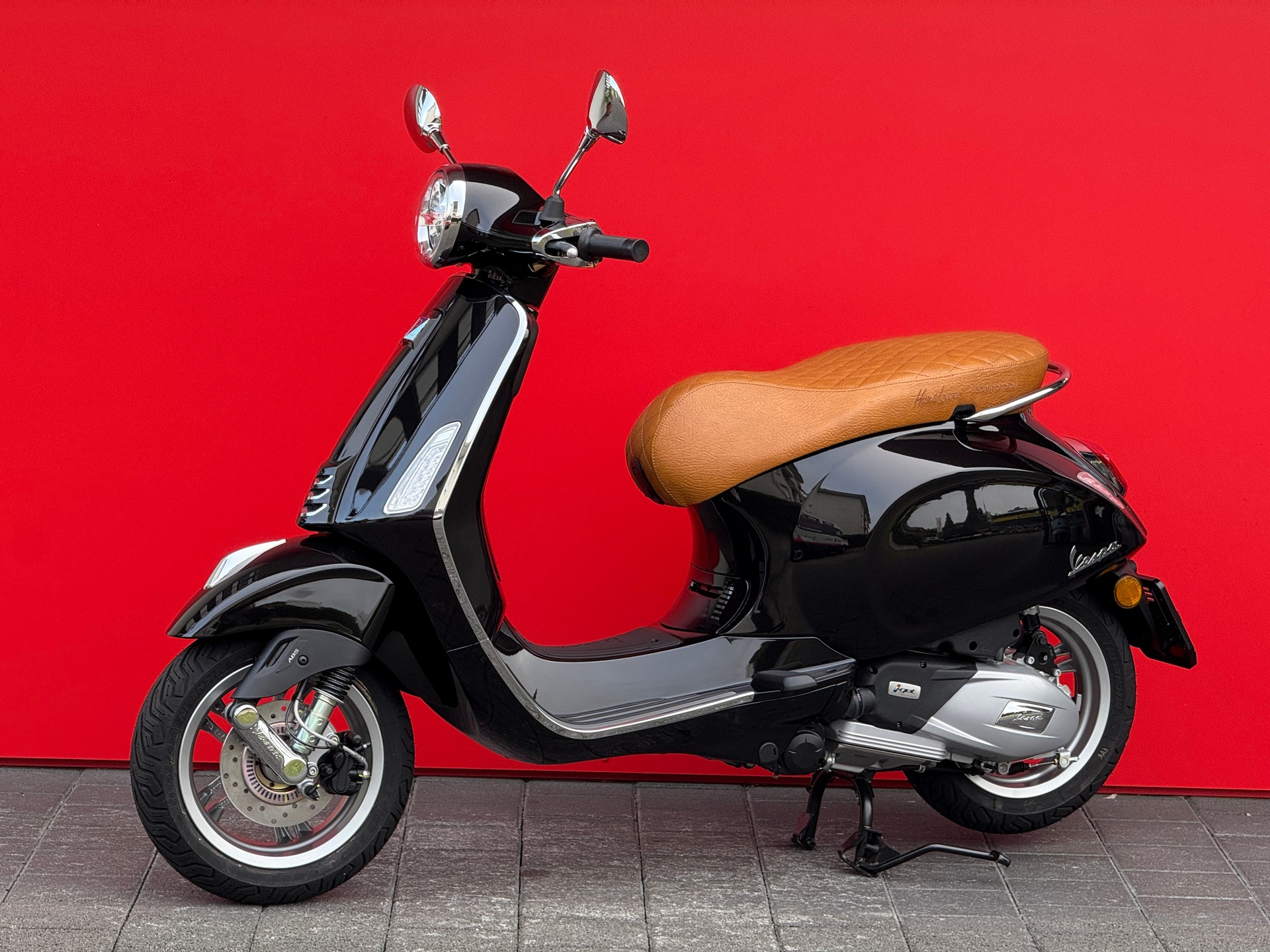 PIAGGIO Vespa 125 Primavera ABS Celebrate 40th - 3