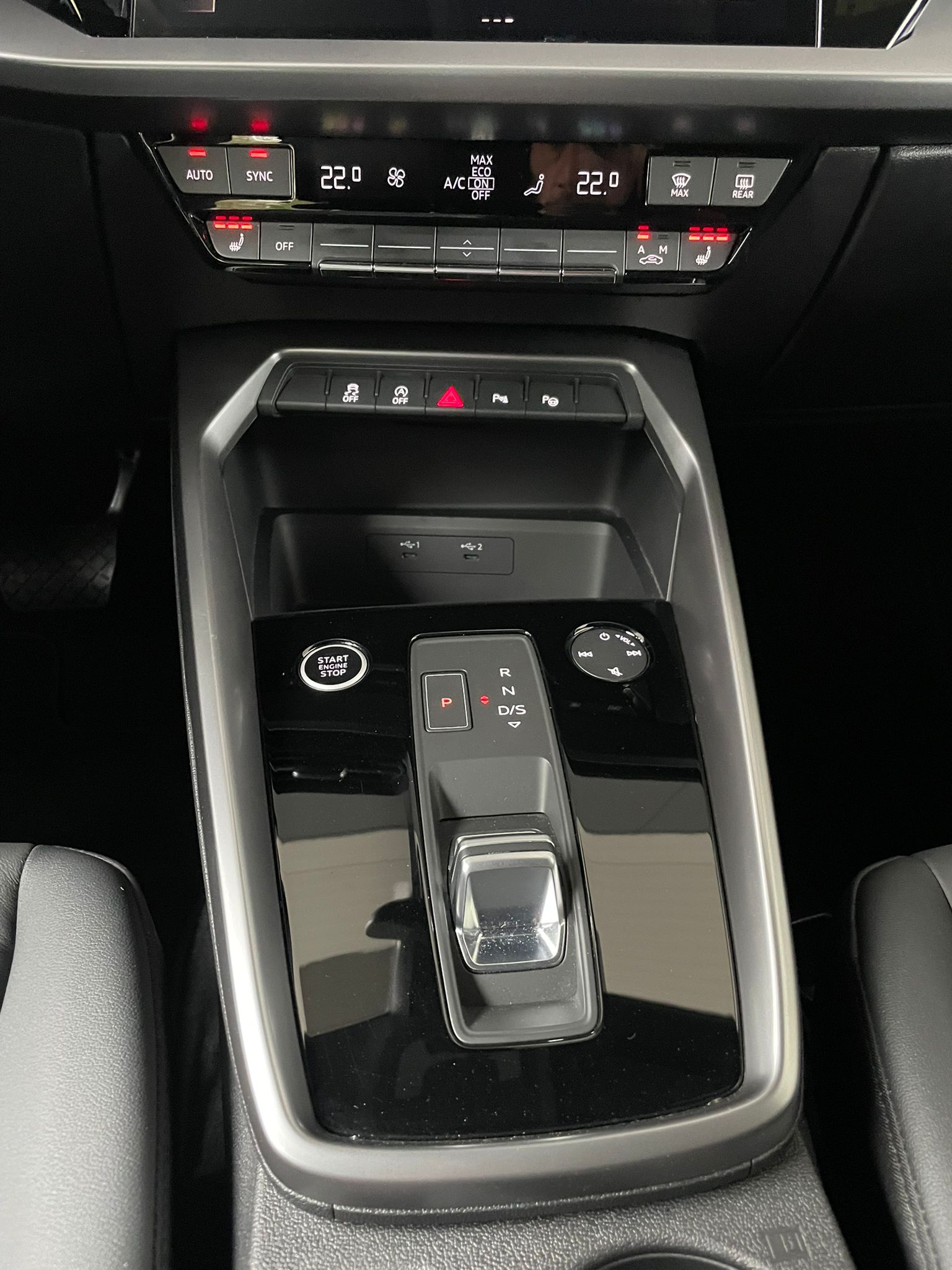 AUDI A3 Sportback 2.0 40 TFSI S Line quattro S-Tronic-4