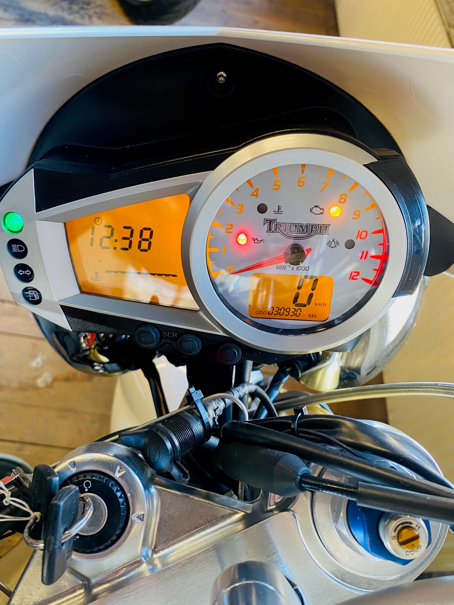 TRIUMPH Speed Triple 1050 - 11