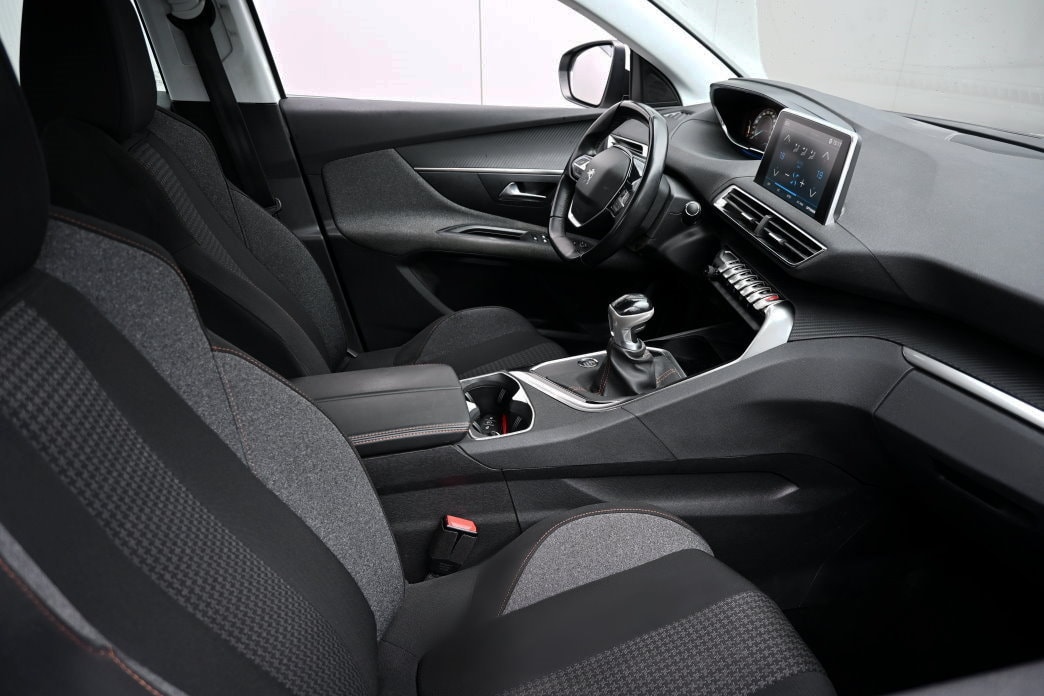 PEUGEOT 3008 1.5 BlueHDi Active - 5